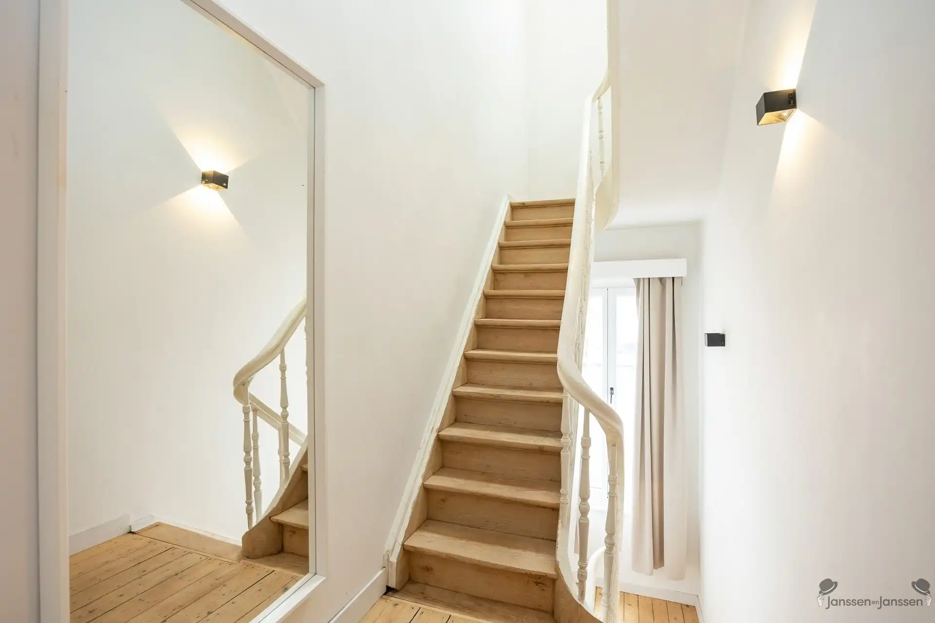 Authentieke, instapklare woning met vernieuwde designkeuken, 4 slaapkamers en garage in hartje Brasschaat foto 18