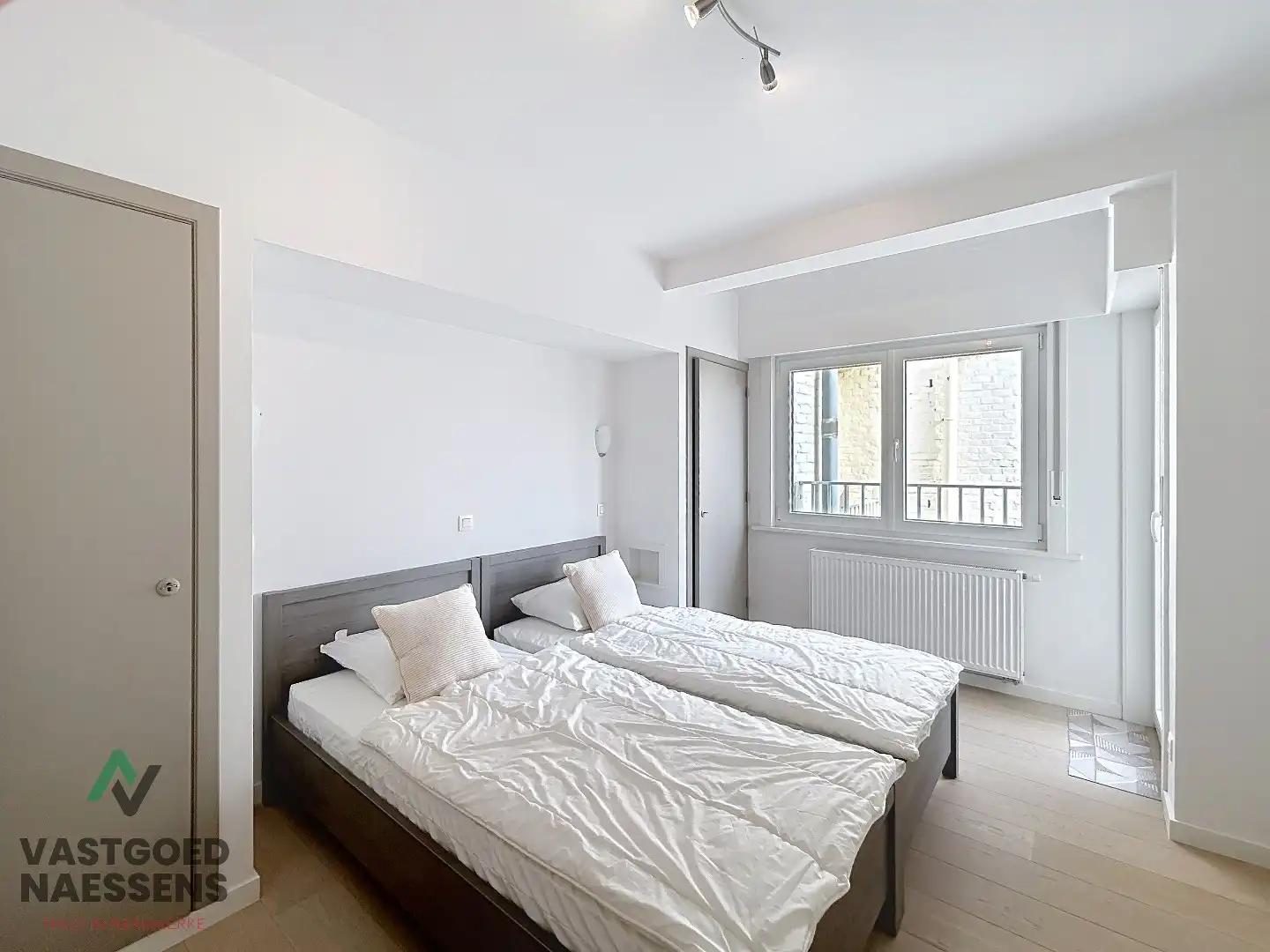 SCHITTEREND VERNIEUWD 2 SLPK APP MET TERRAS EN ZICHT OP ZEE foto 12