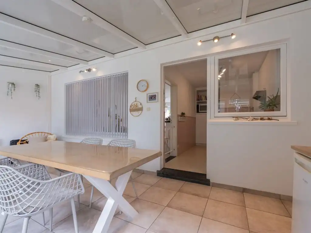 Instapklare, half-vrijstaande woning met inpandige garage foto 17