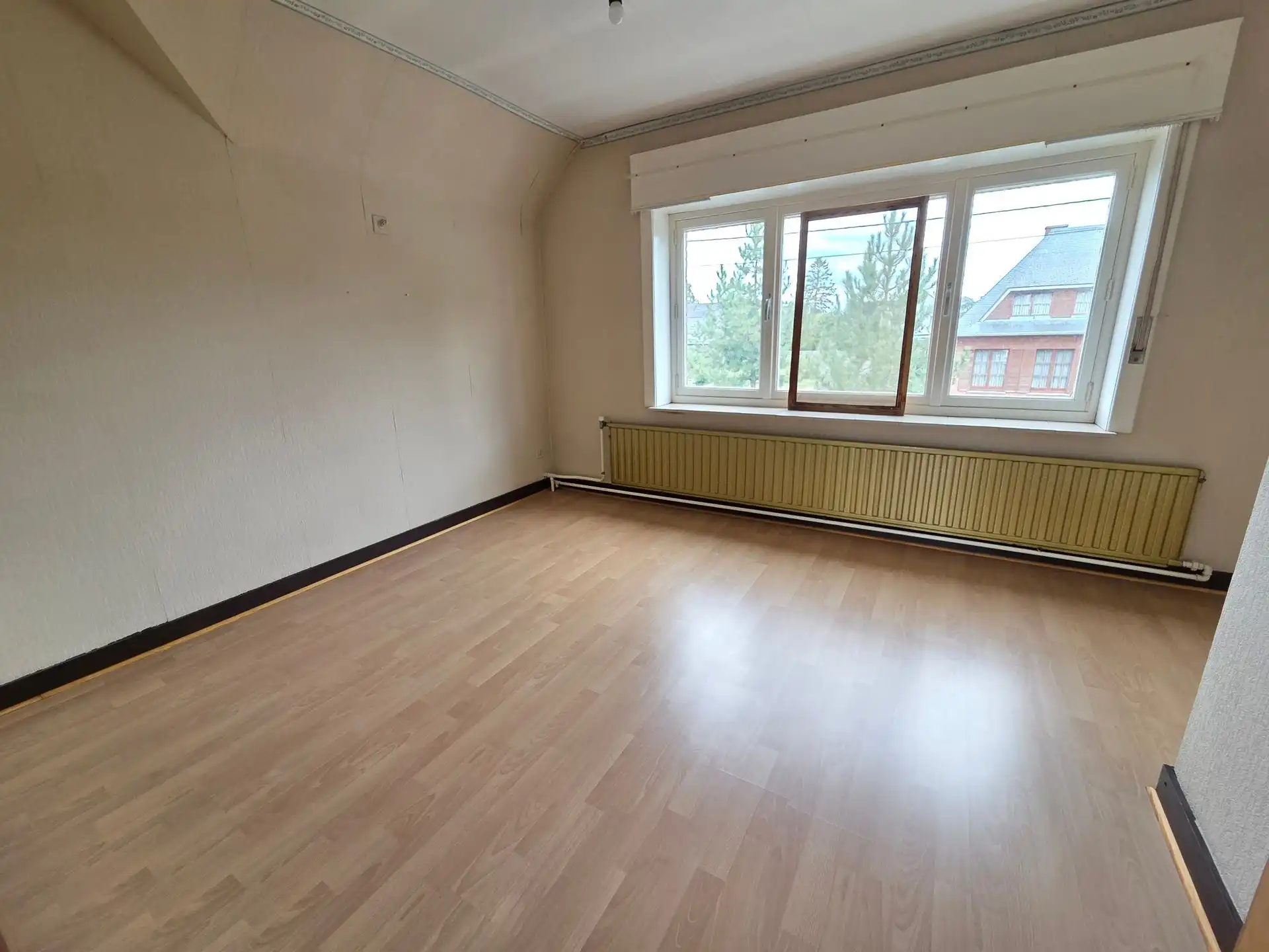 Charmante gezinswoning met 4 slpks op een mooi zuidgericht perceel van 990 m² foto 10