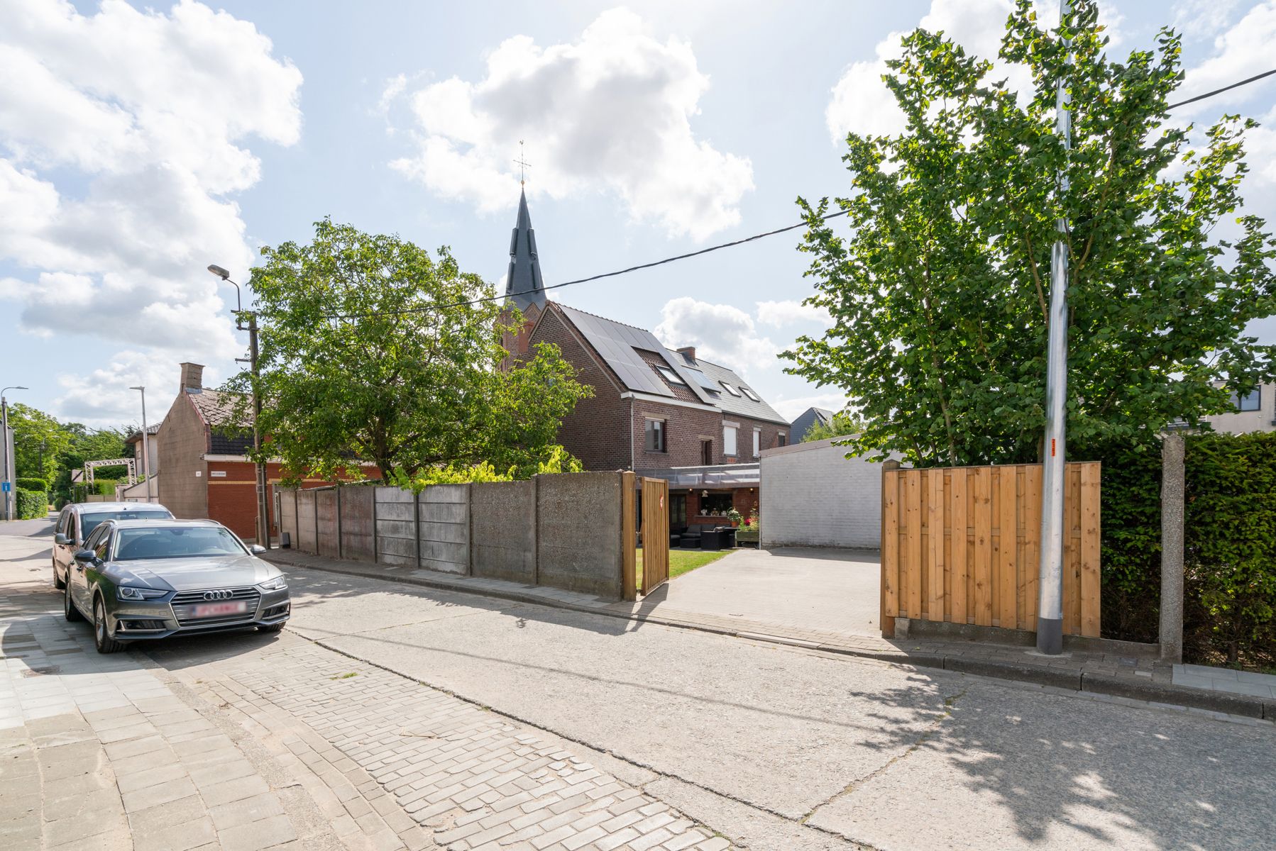 Instapklare halfopen bebouwing met 4 slaapkamers en tuin foto 19