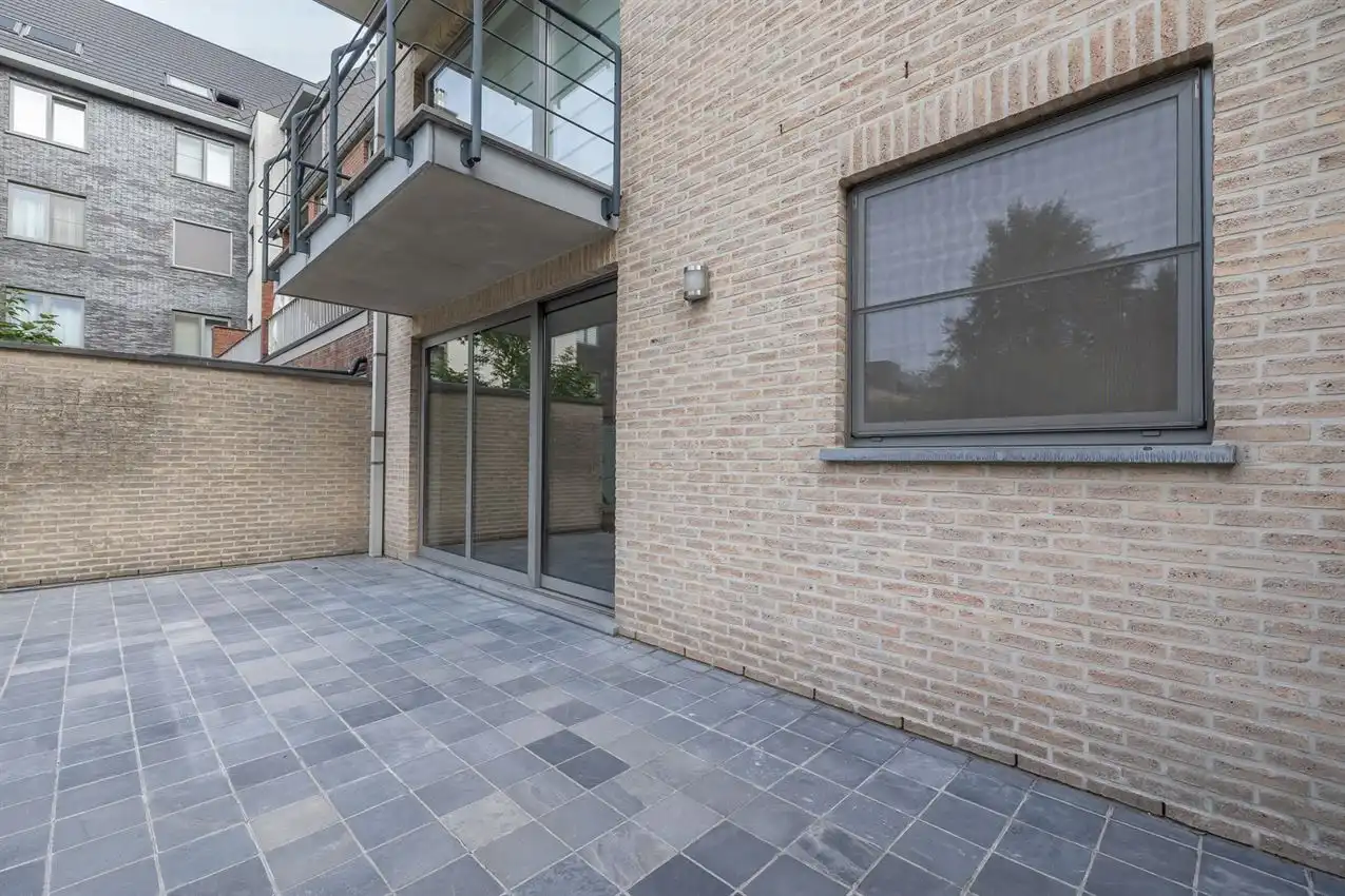 Gelijkvloers appartement met 2 slpk., terras en garagebox foto 9
