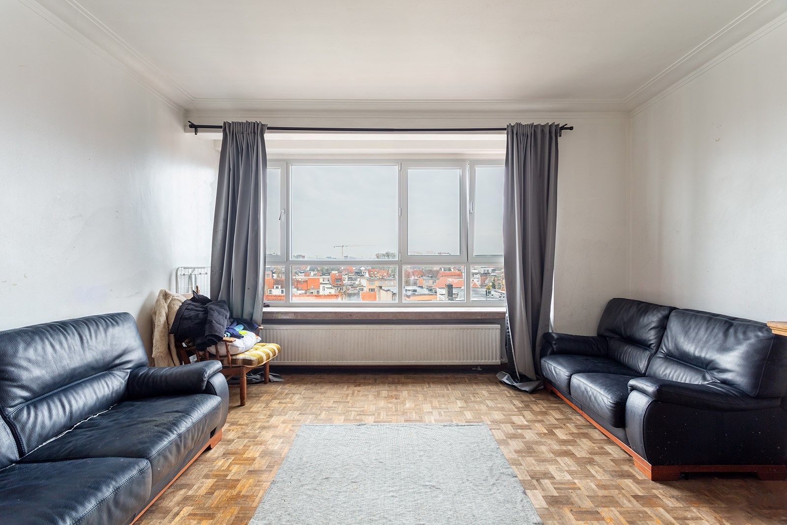 Instapklaar en ruim appartement met 2/3 slpks en terras foto 3
