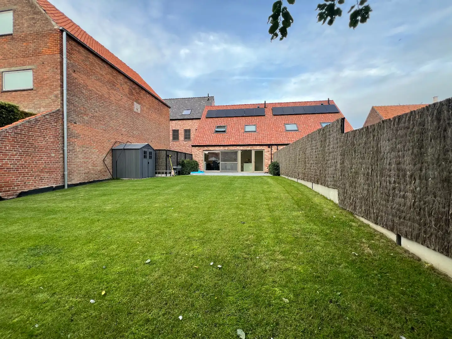 Gezellige nieuwbouwwoning met zonnige tuin en garage foto 14