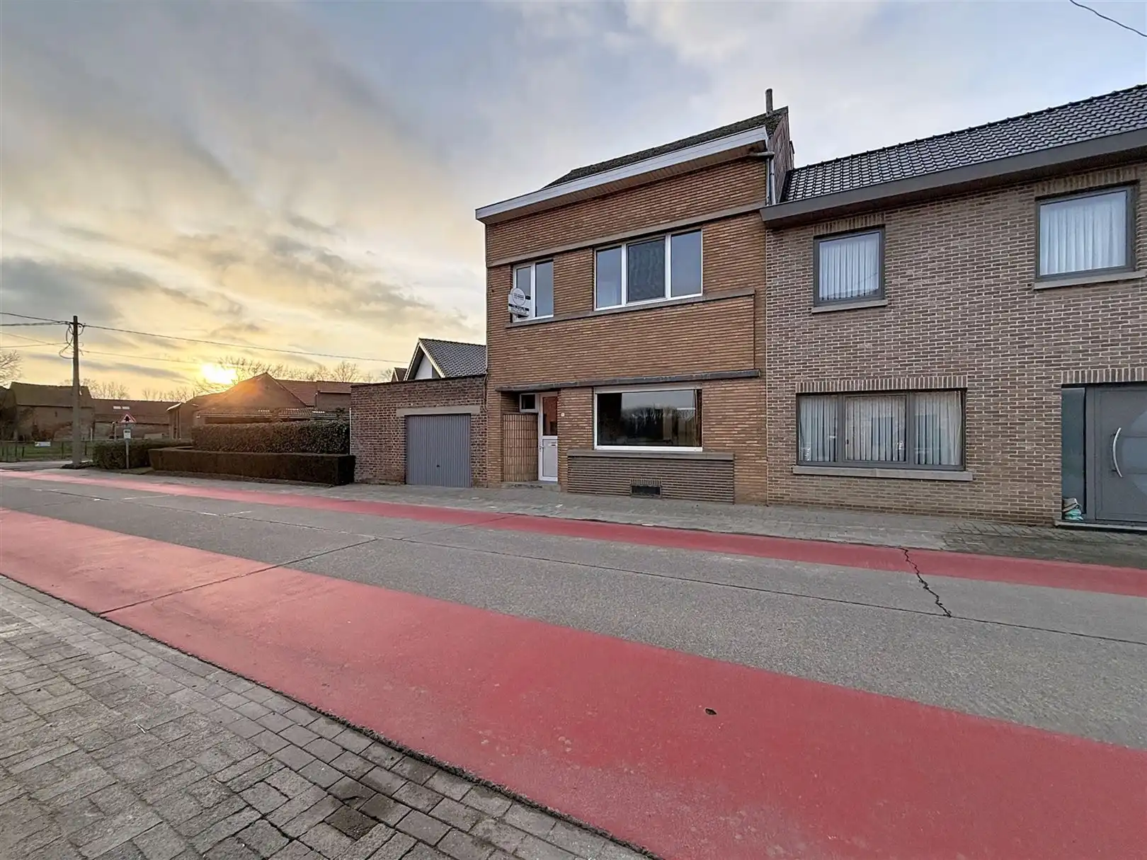 Halfopen bebouwing met 2 slpks, terras, garage foto 31