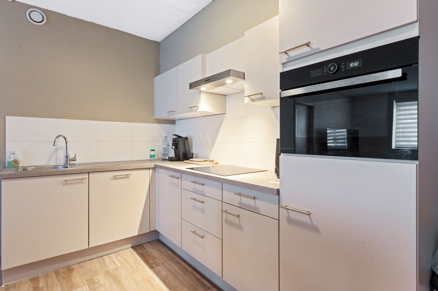 Instapklaar gelijkvloersappartement met 2 slaapkamers! foto 6