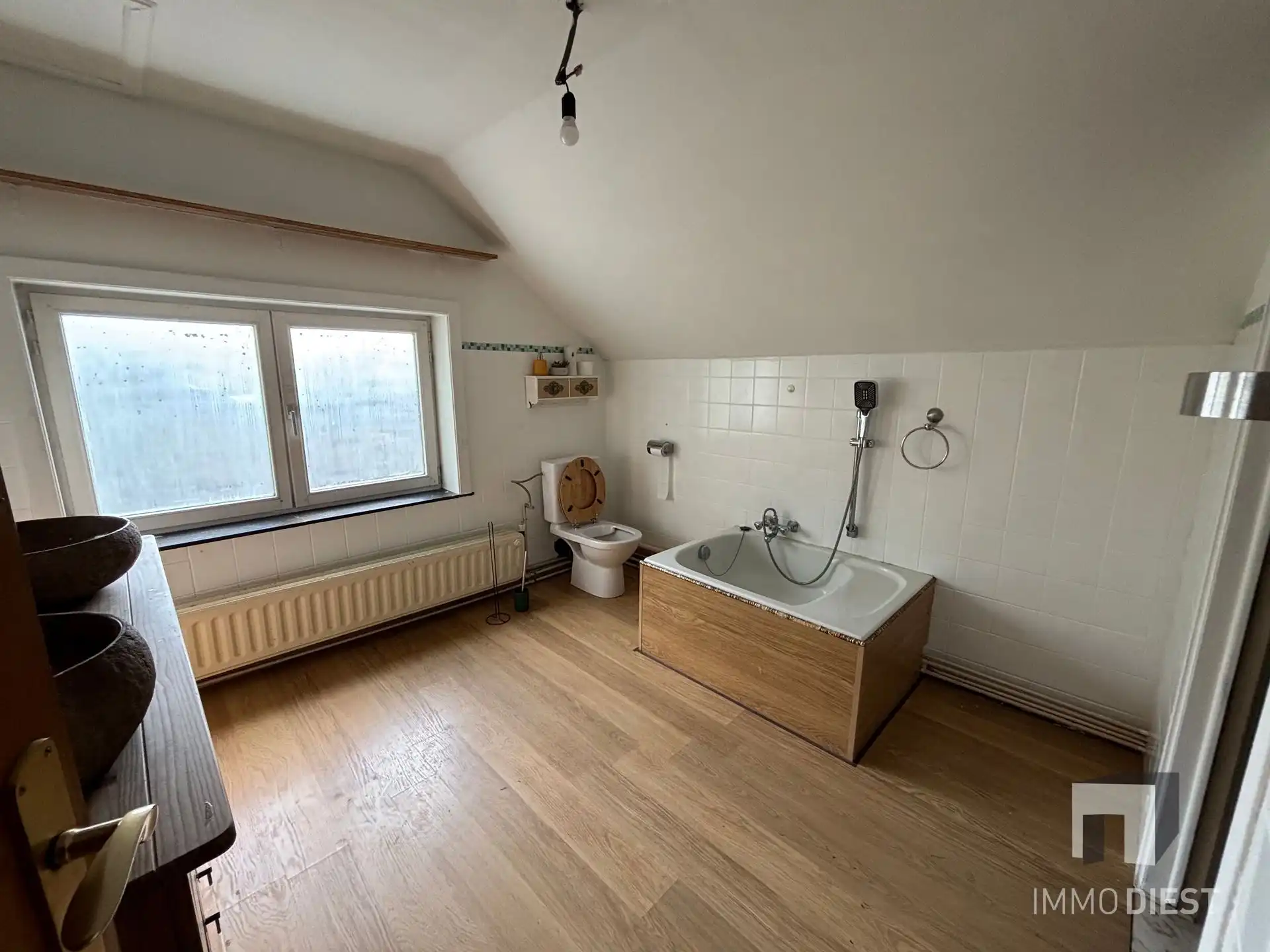 Ruime betaalbare woning met veranda en bijgebouw foto 41