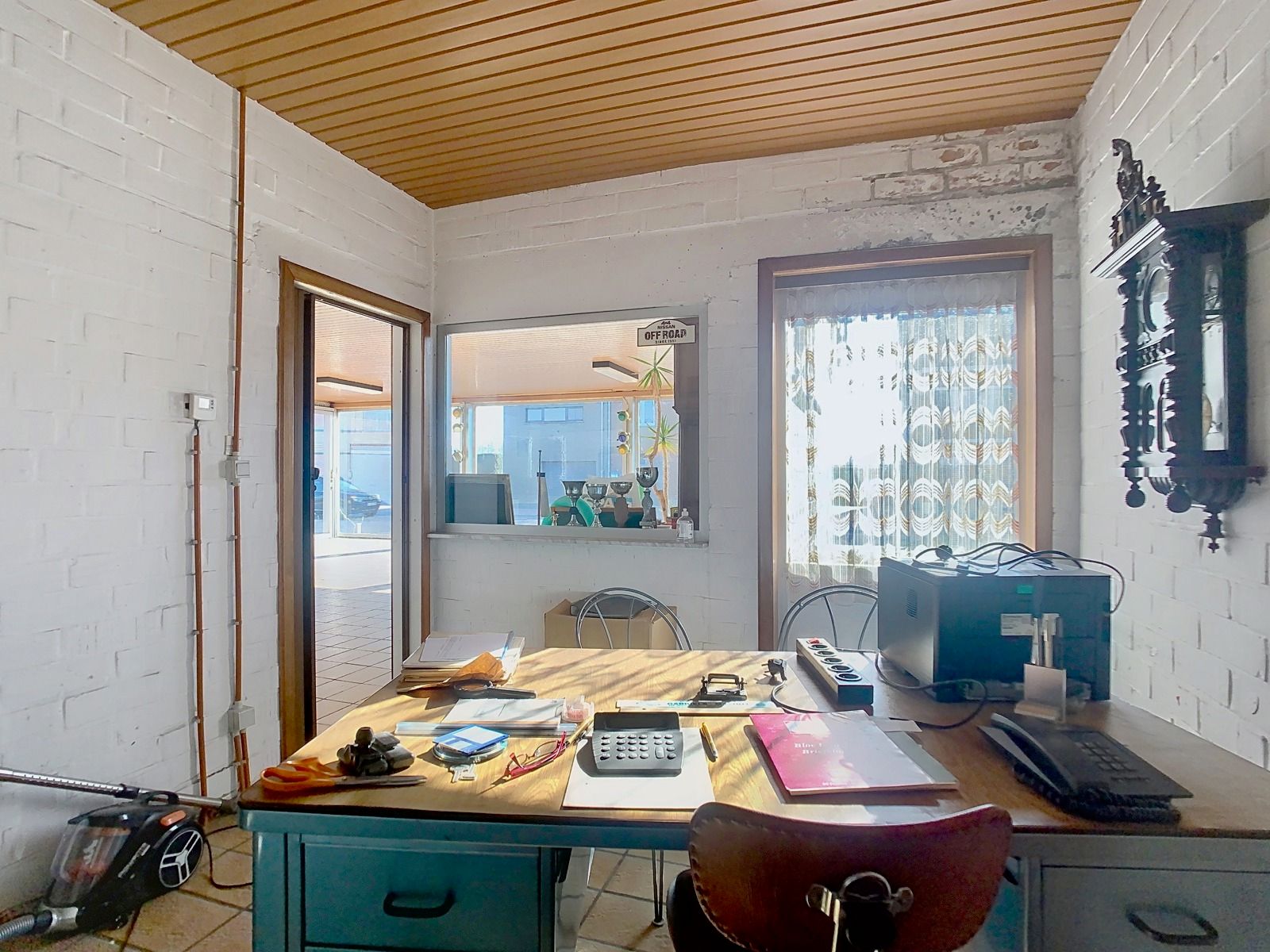 Ruime Woning met 3 SLPK, tuin, opslagruimte én magazijn! foto 14