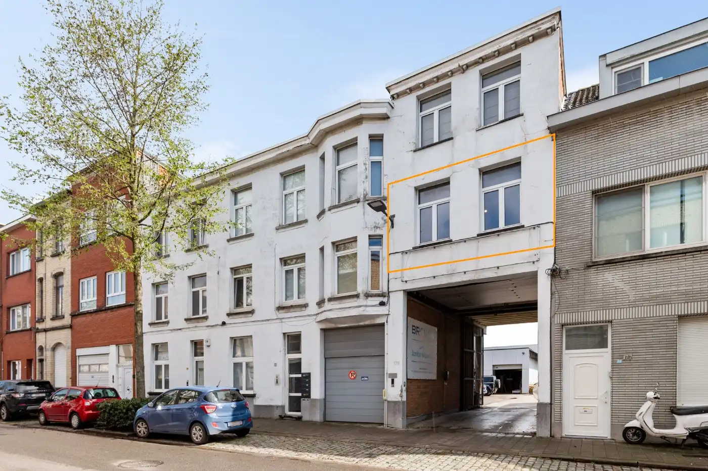 Hoofdfoto van de publicatie: Instapklaar app. op 1ste verd. met 2 slpk. en autostaanplaats