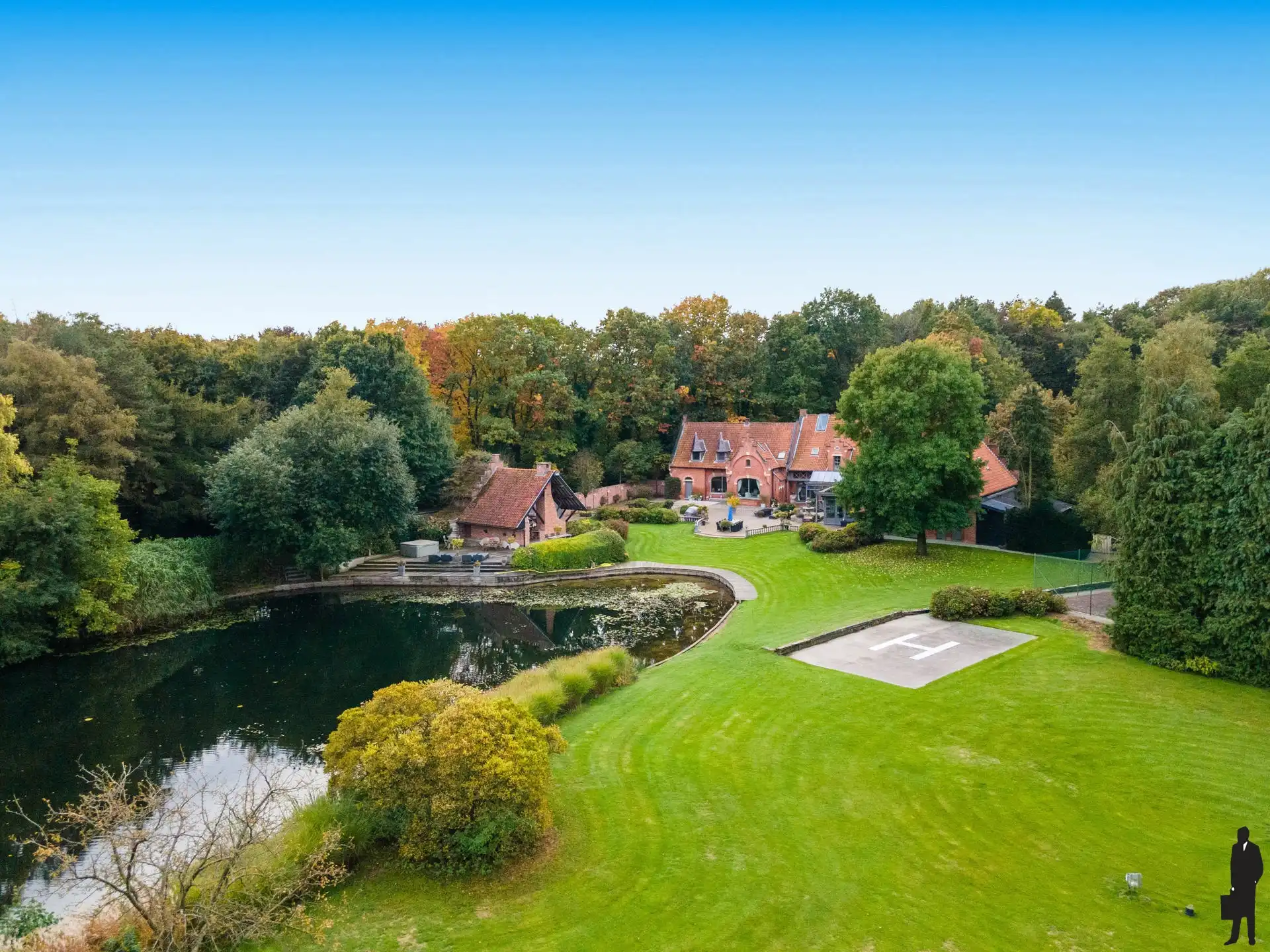 Kasteelhoeve op een landdomein van ca 6ha. foto 73