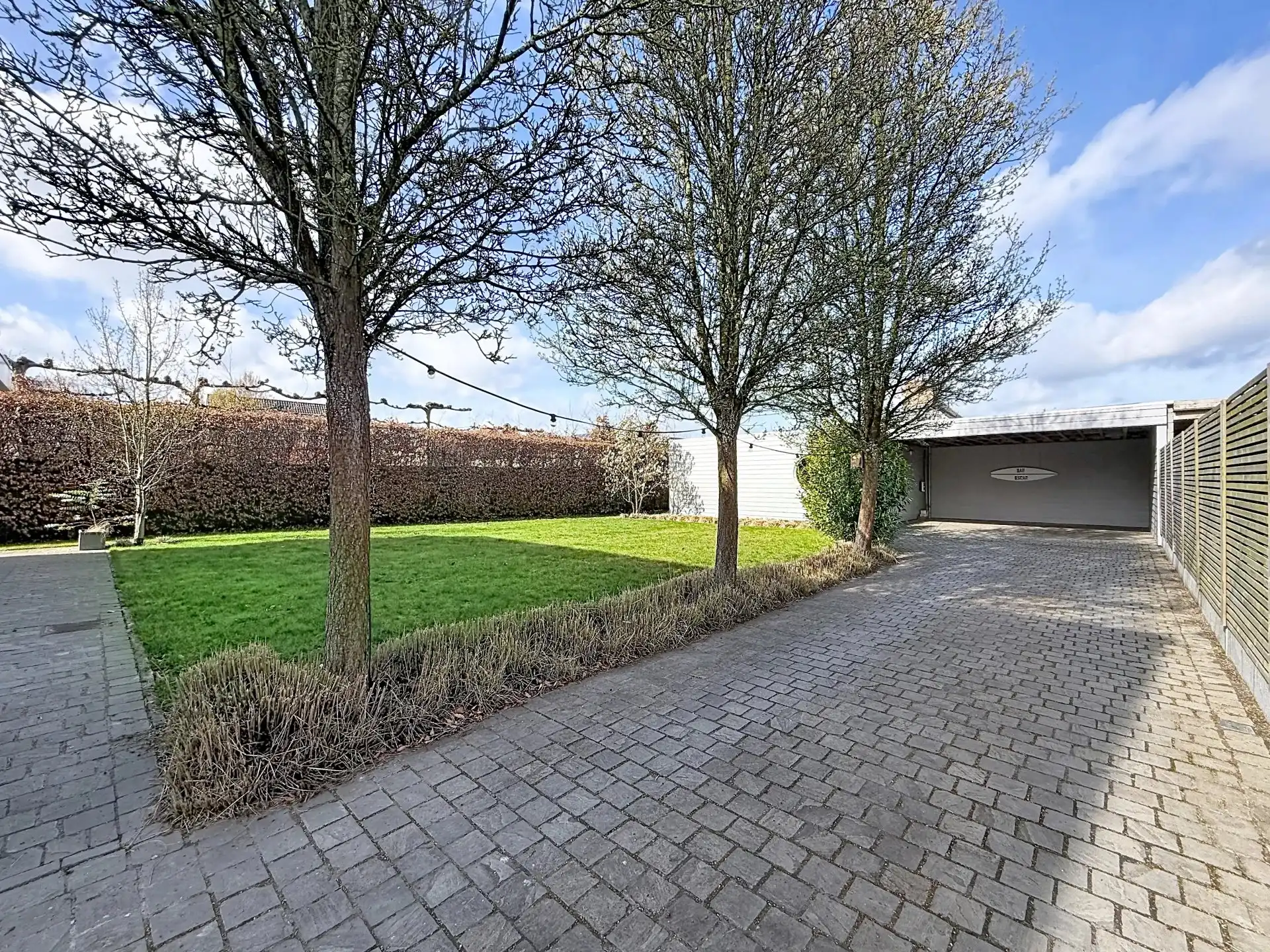 Prachtige luxueus ingerichte woning met 4 slaapkamers en 2 badkamers op een mooi perceel met bijgebouw. foto 48