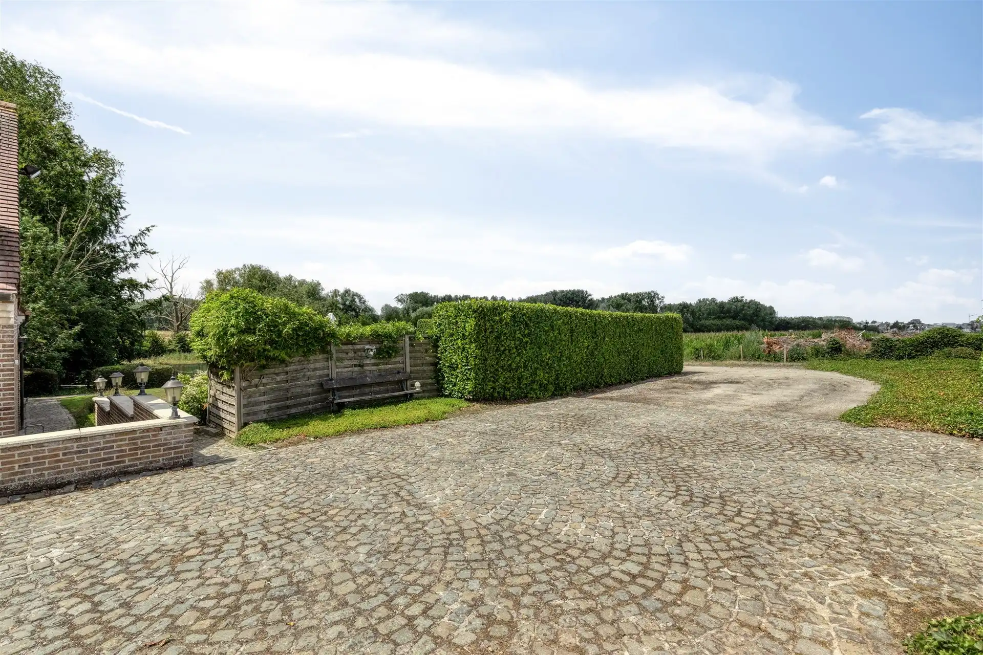 Exclusief gelegen villa op 3.970 m² in Sint-Lievens-Houtem foto 23