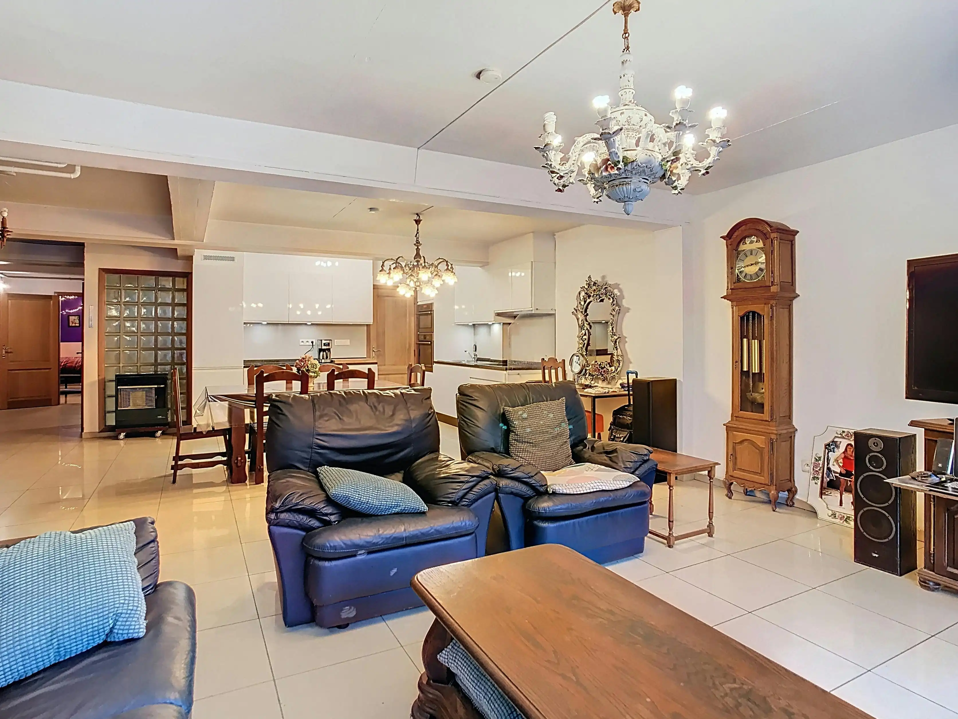 Gelijkvloers appartement met 4 slaapkamers (EPC C-F) foto 10