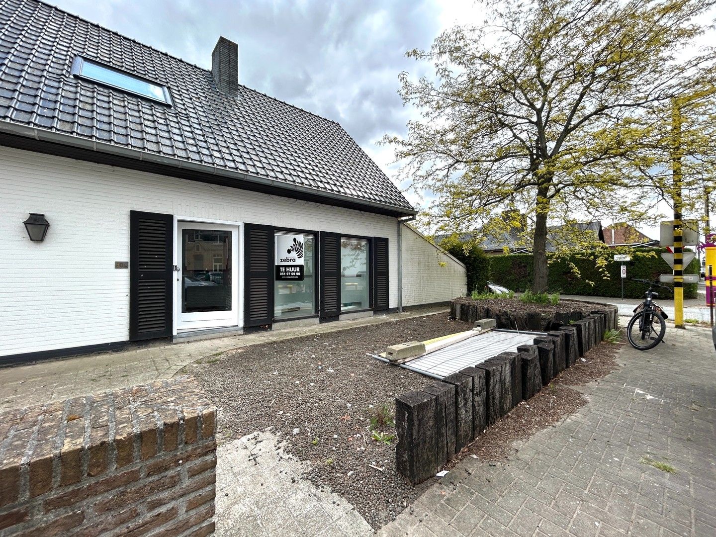 Recent gerenoveerde halfopen bebouwing met 4 kamers te Marialoop (Meulebeke)! foto 20