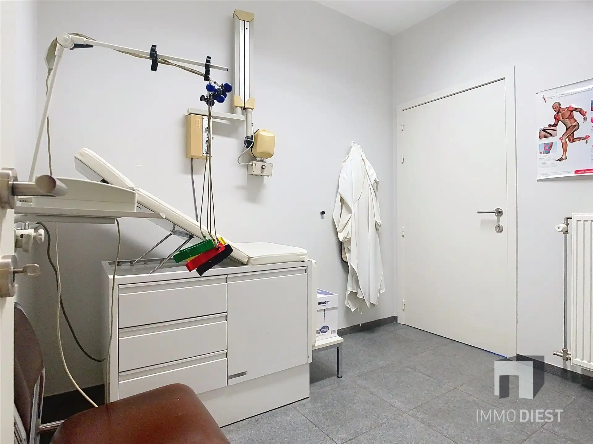 Opgedeeld handelspand in het centrum van Tessenderlo foto 12