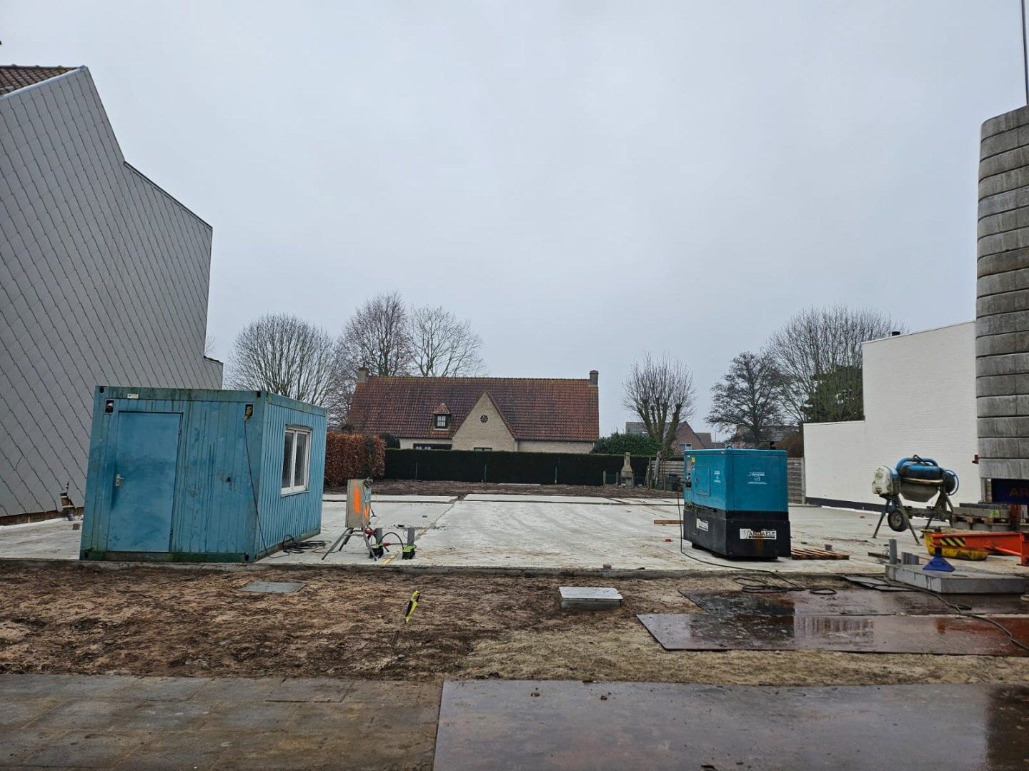 Super energiezuinige woning met garage en tuin in kindvriendelijke buurt te Sint-Kruis! foto 4