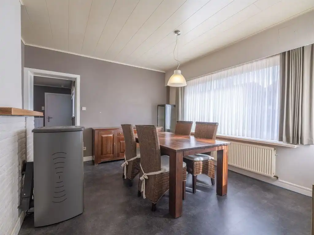 Verzorgde vrijstaande woning, grotendeels gerenoveerd foto 14