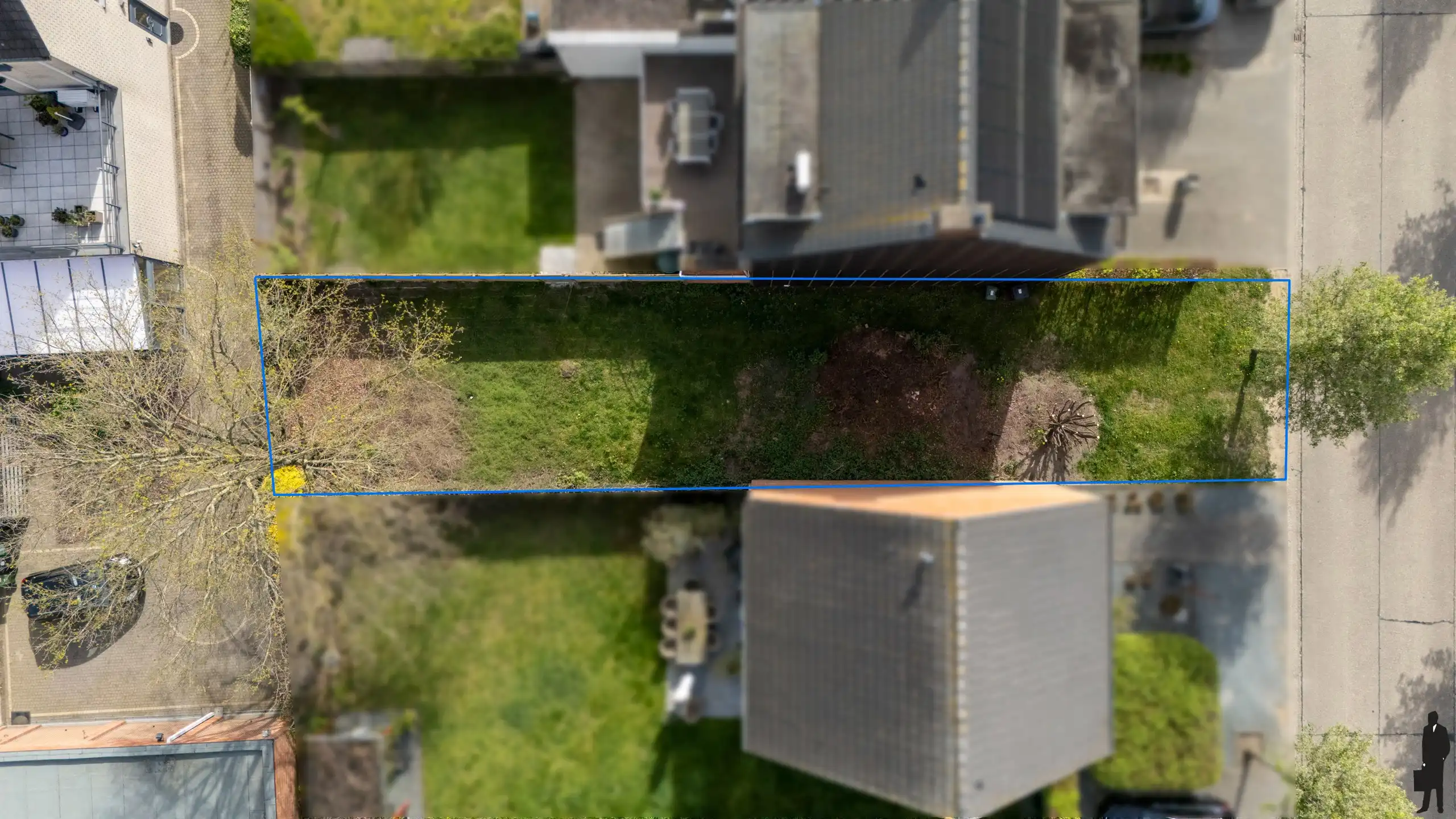 Een mooie bouwgrond voor een rijwoning in een rustige woonwijk, vlakbij het centrum! foto 6