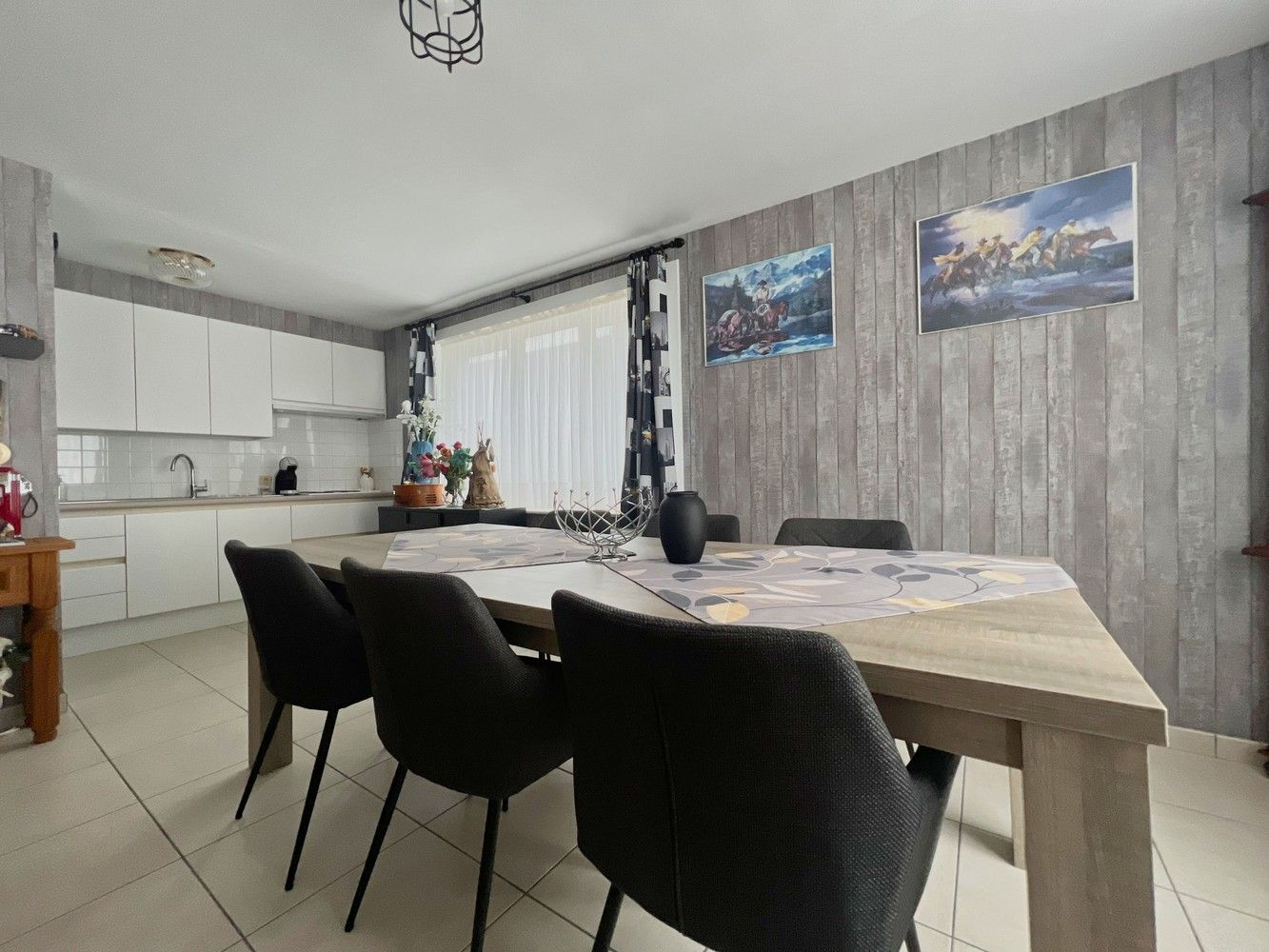 Instapklaar appartement (2 slpks) + apart bijgebouw! foto 4