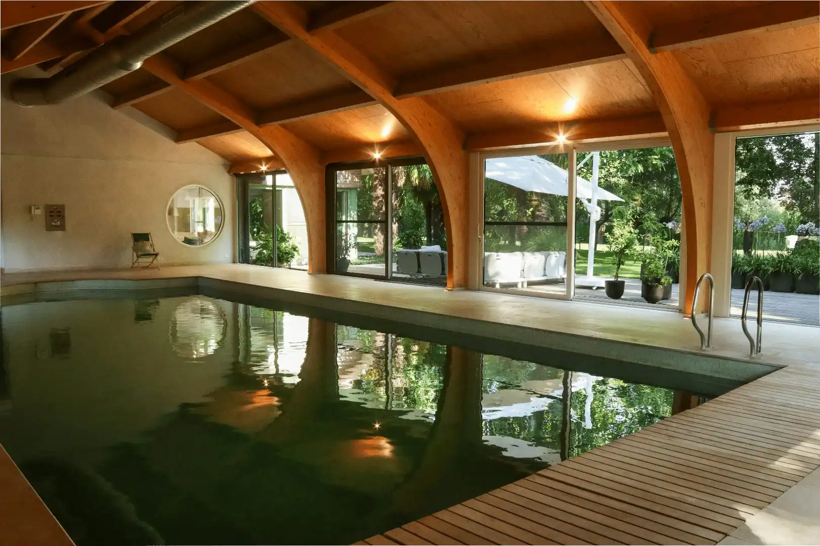 Riante villa met binnenzwembad op een uitzonderlijk domein van 6.426 m² foto 9
