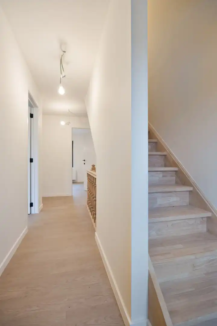 Volledig gerenoveerde halfopen bebouwing met 3 slaapkamers, tuin, terras en garage in Kumtich! – EPC 95 kWh/m² - bewoonbare opp. 153 m² foto 18