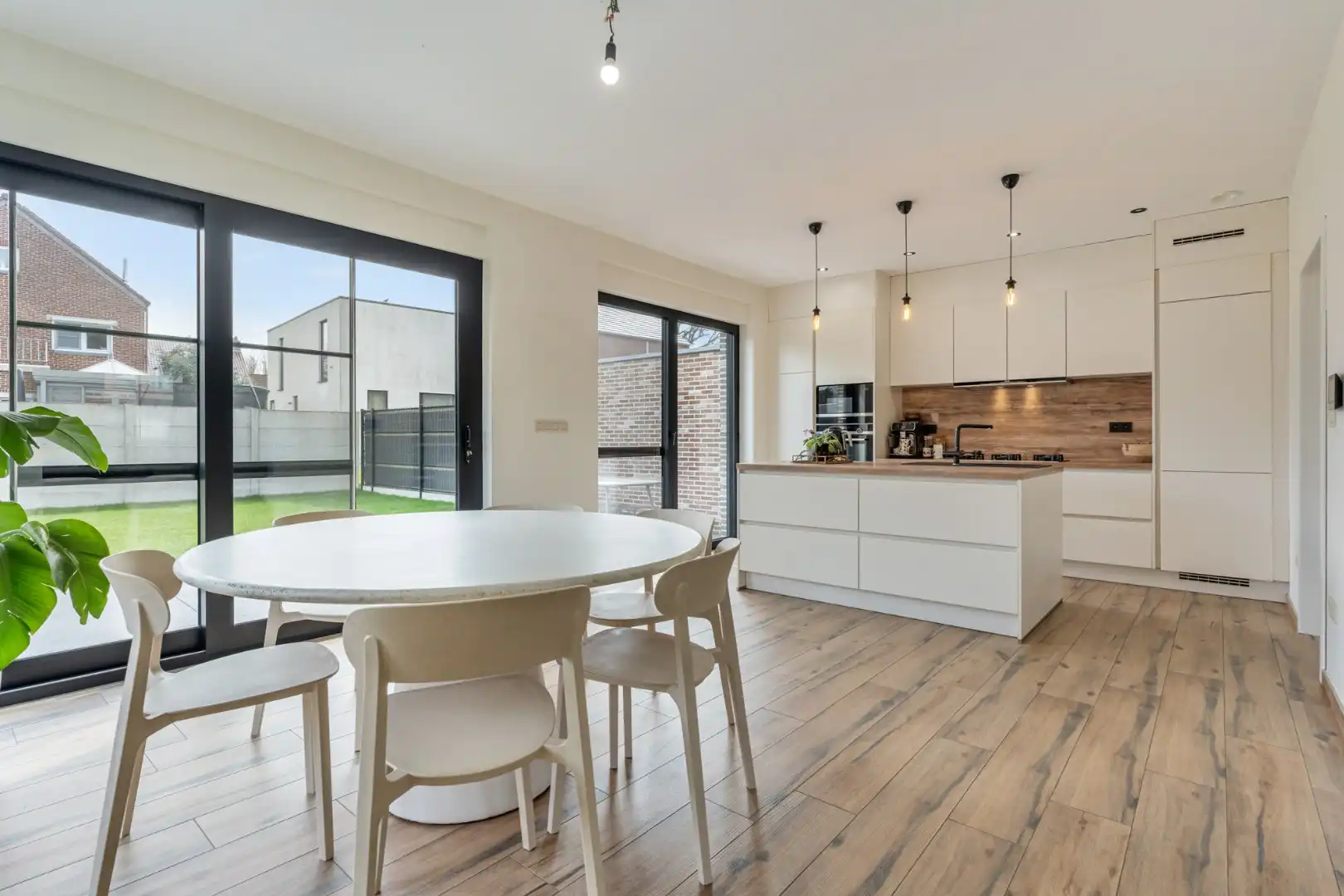 UNIEK VASTGOEDAANBOD! Kwaliteitsvolle pastorijwoning met duurzame technieken en uitzonderlijk wooncomfort foto 17