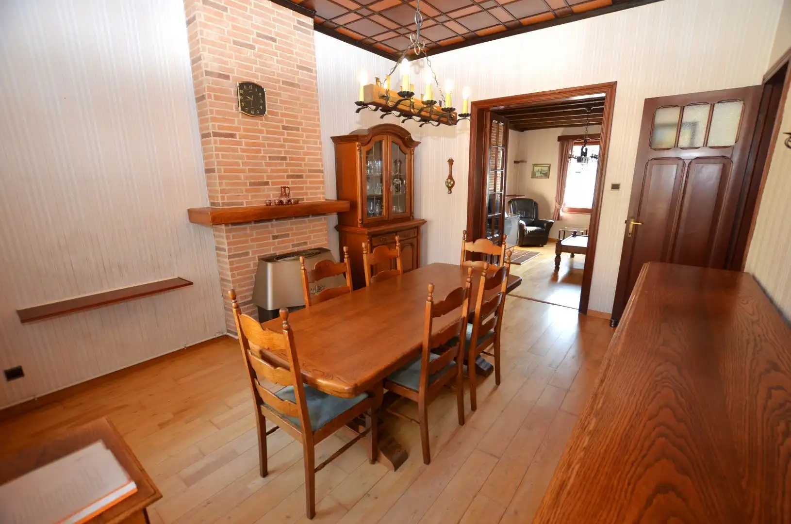 Zeer ruim woonhuis foto 4