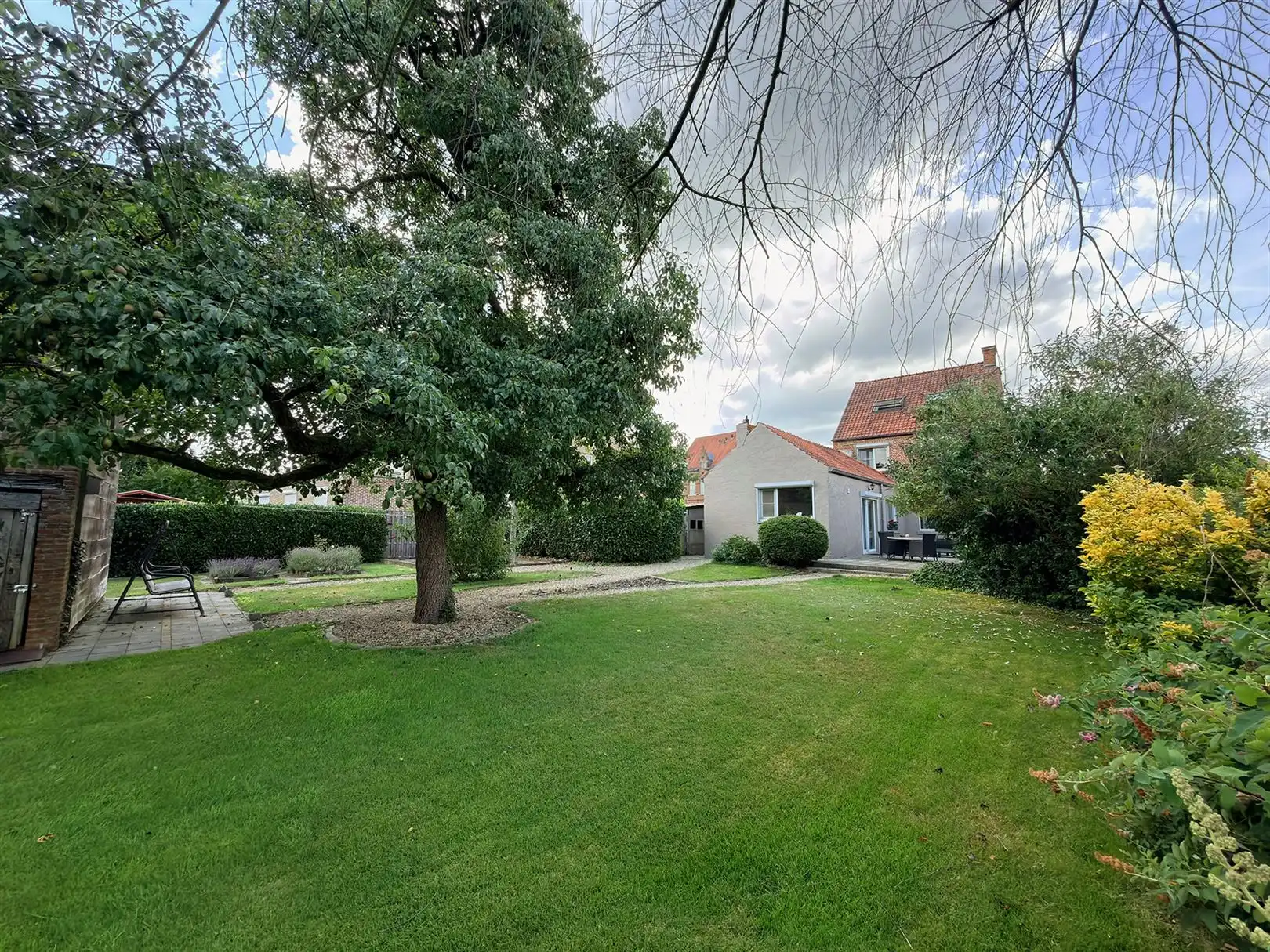 Instapklare woning met een zalige tuin! foto 2