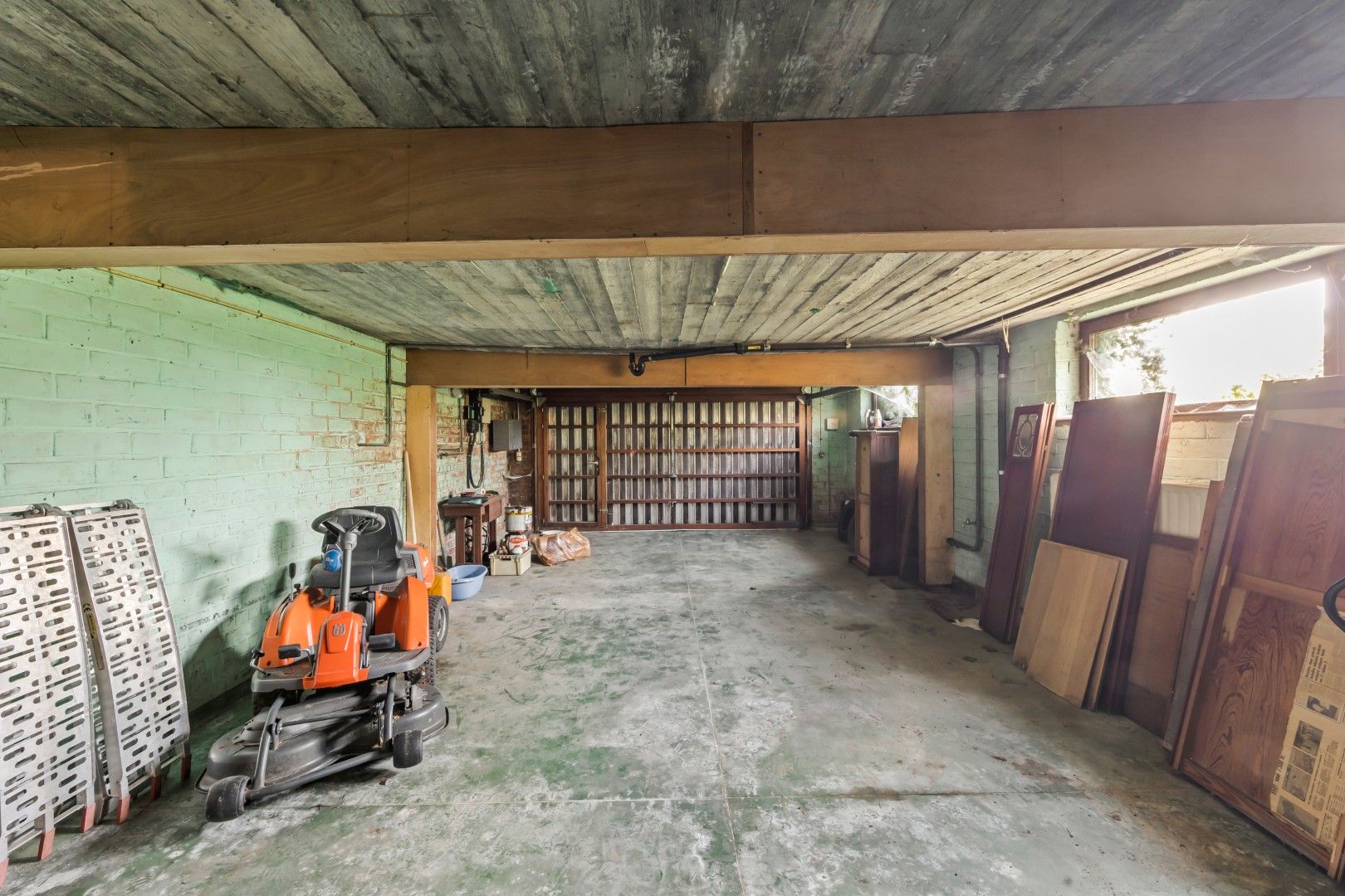 SEVENTIES BUNGALOW OP PERCEEL 46 A 48 CA MET POTENTIËLE BOUWGROND foto 22