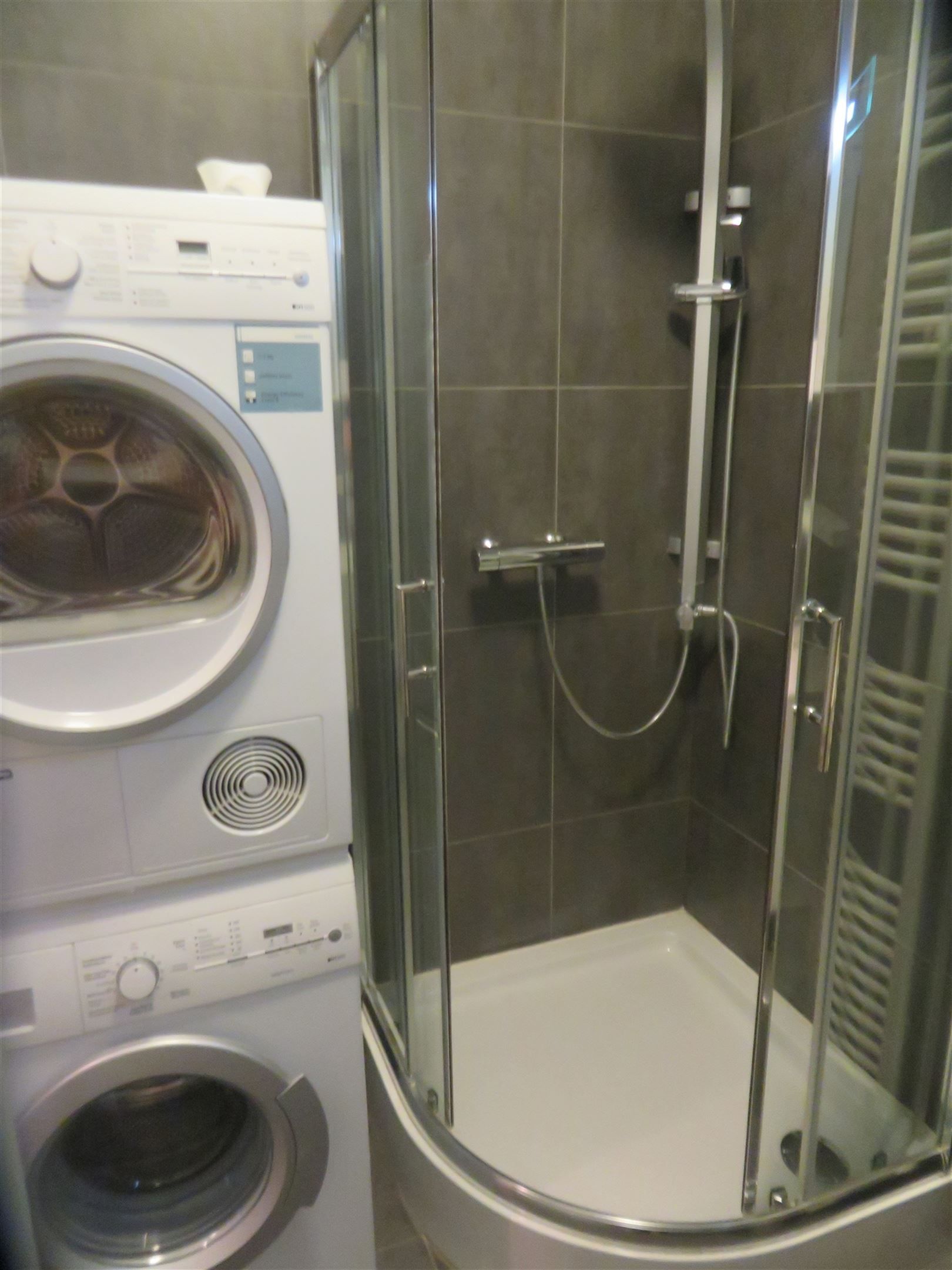 Gemeubeld 2 slaapkamerappartement vlakbij Antwerpen centrum foto 8