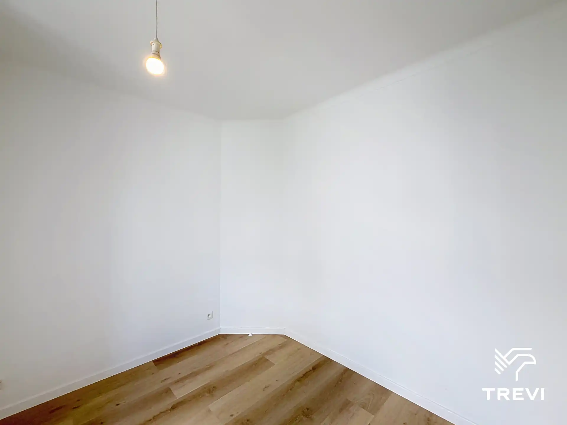 TOUR & TAXIS – Prachtige woning met 4 slaapkamers, terras en tuin! foto 18