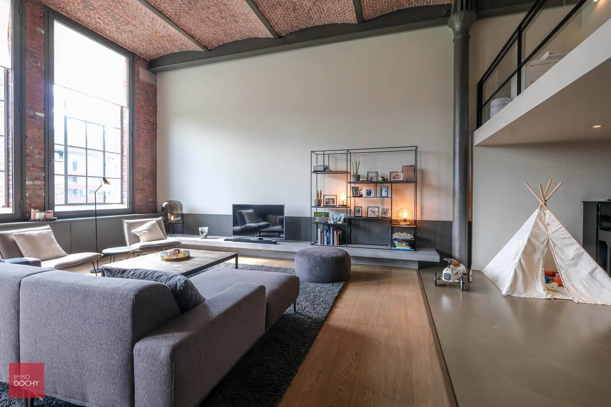 Sfeervolle ruime loft met frontaal zicht op het Kanaal - Spinnerijkaai foto 4