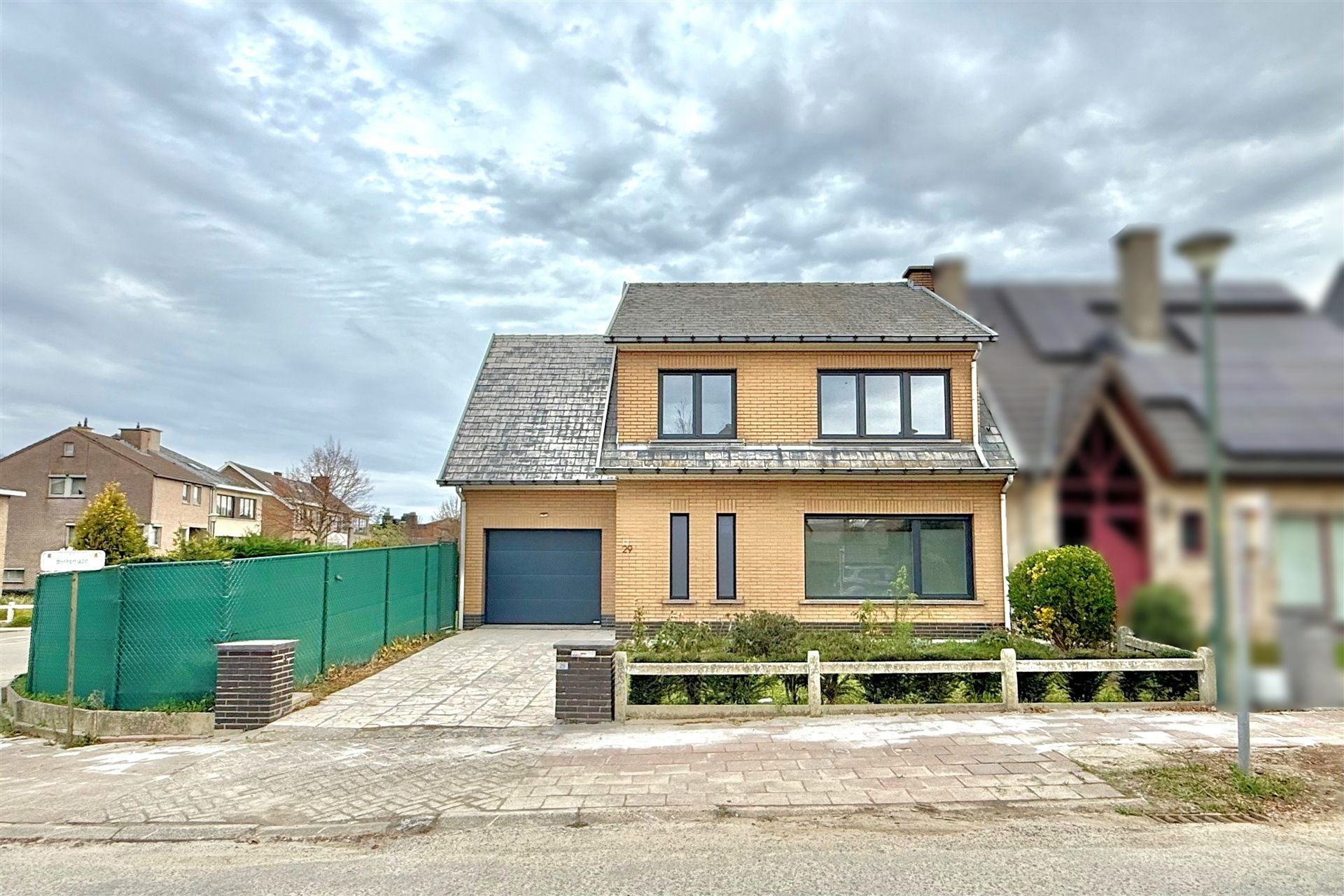 Ruime woning 4 slpk, garage en tuin foto {{pictureIndex}}