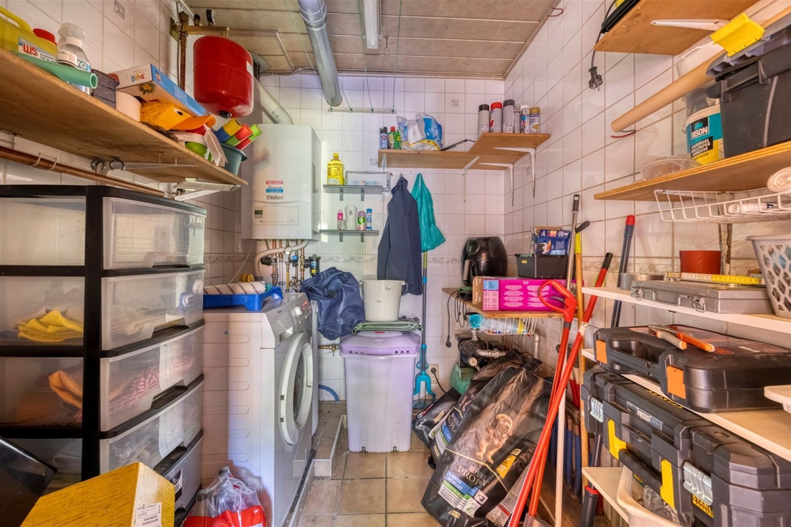 Ruime rijwoning met garage foto 9