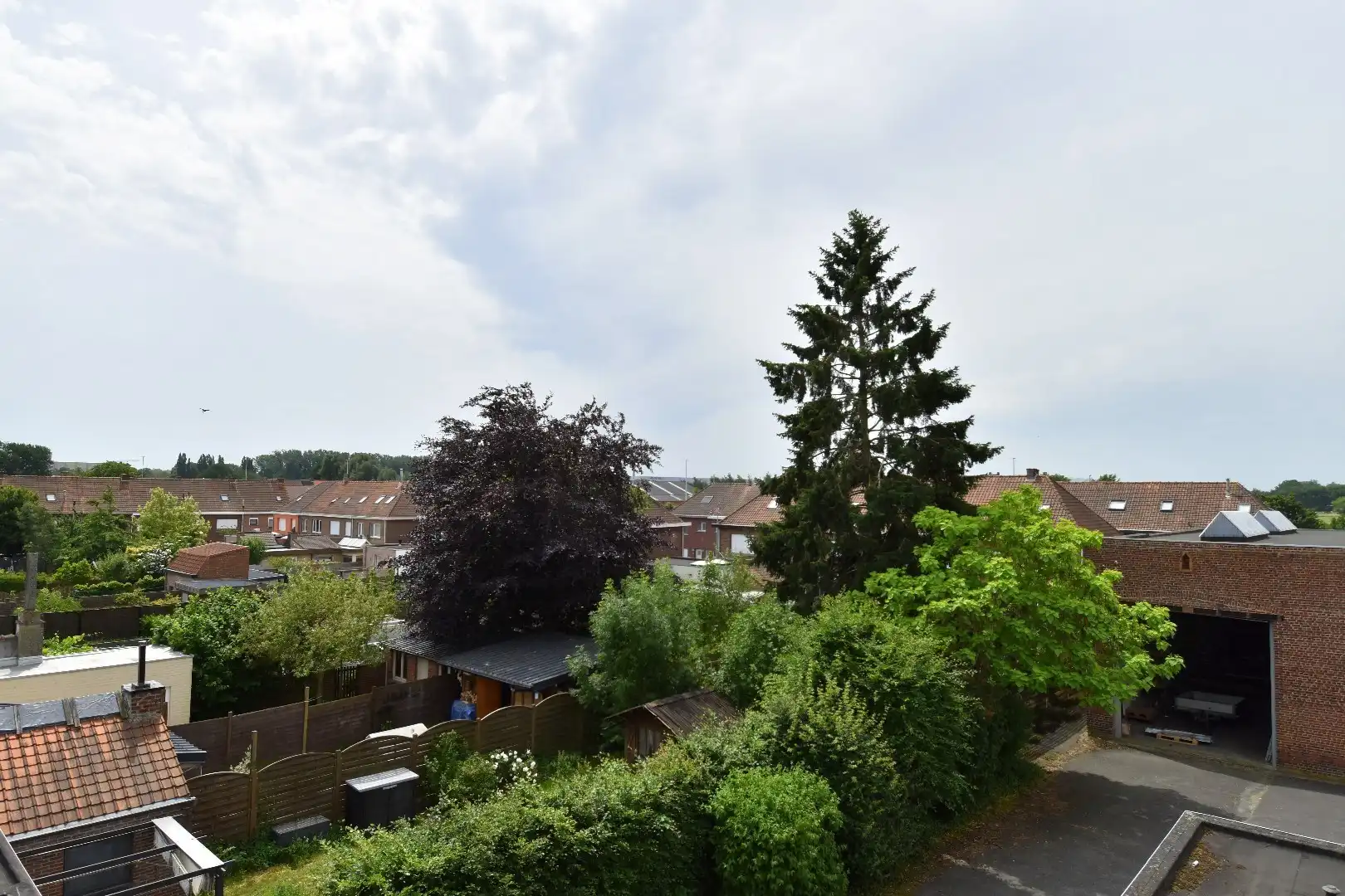 Interessante opbrengsteigendom (204m² kantoor + 3 appartementen + garages/parkings) op toplocatie te Bissegem foto 14