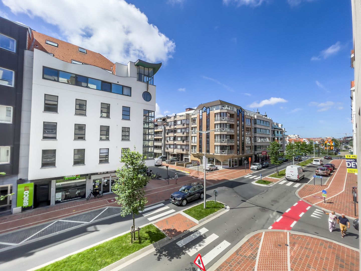 Zonnig appartement met mooie gevelbreedte en terras, gelegen in het centrum van Knokke. foto 7