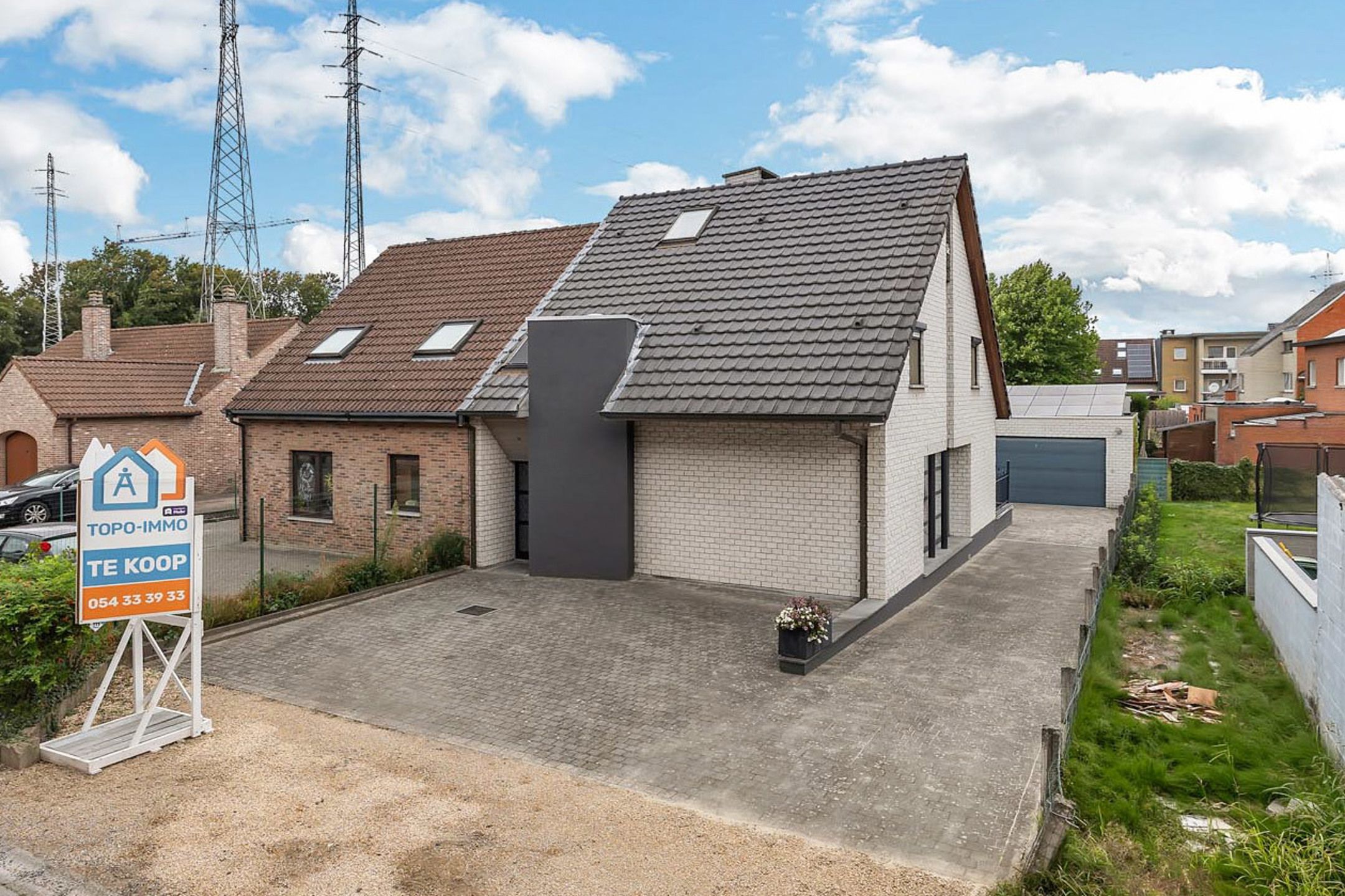 Gezellige, instapklare HOB met garage en tuin foto {{pictureIndex}}