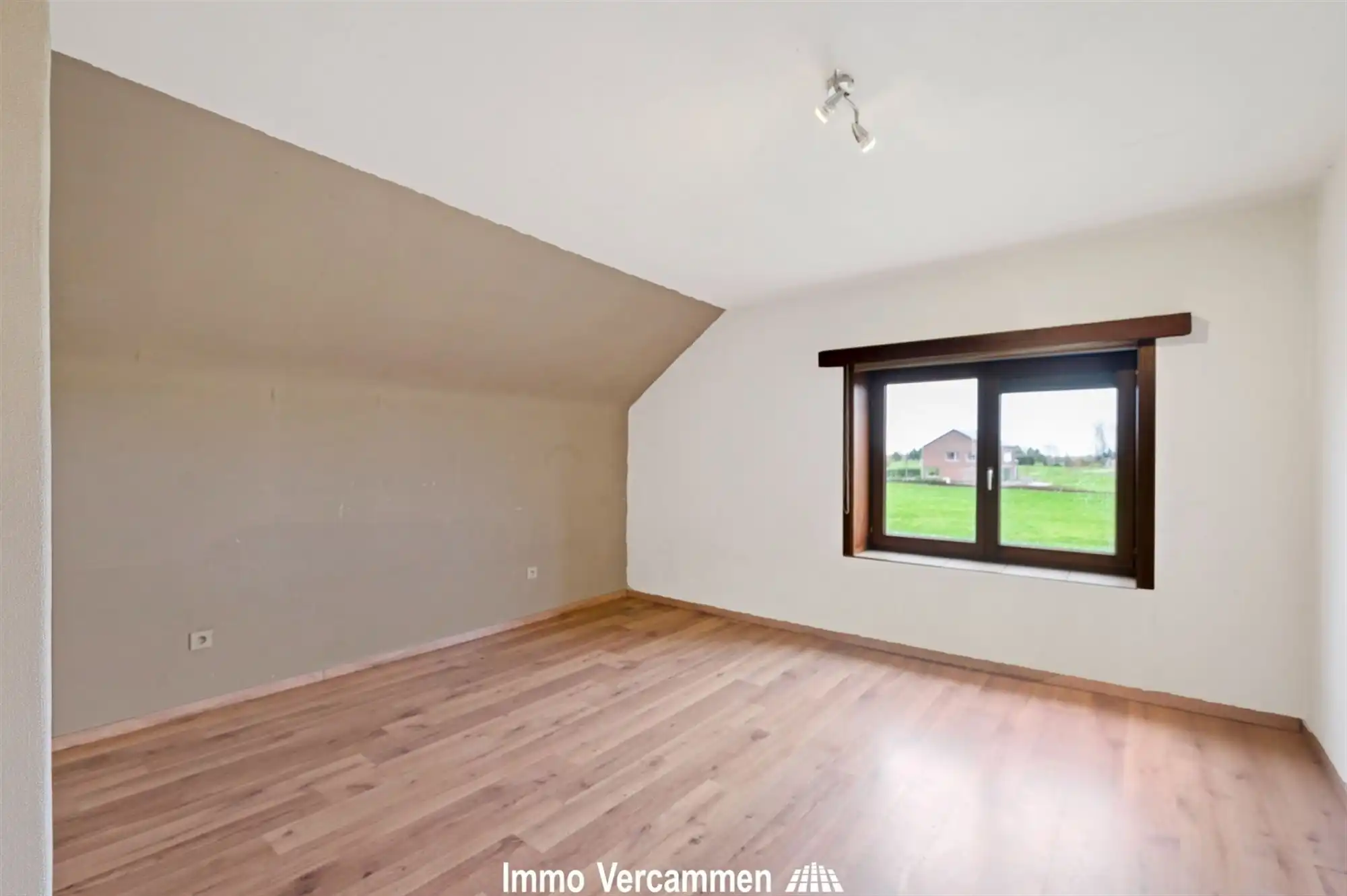 Verrassend ruime, landelijke woning te Putte foto 11