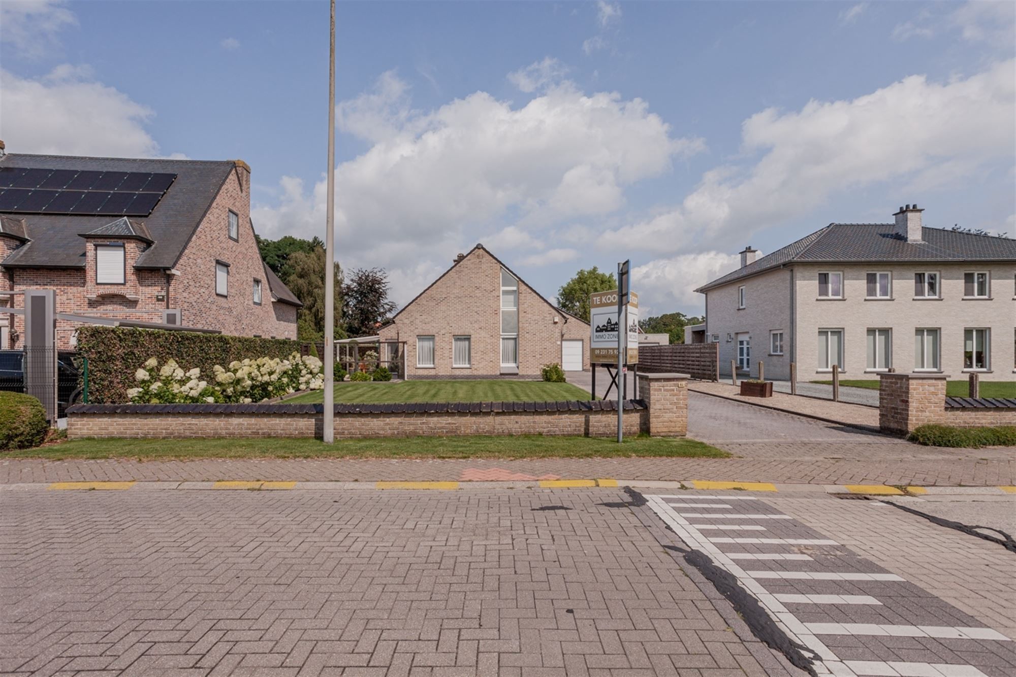 Instapklare woning op toplocatie centrum Laarne met grote tuin! foto 6