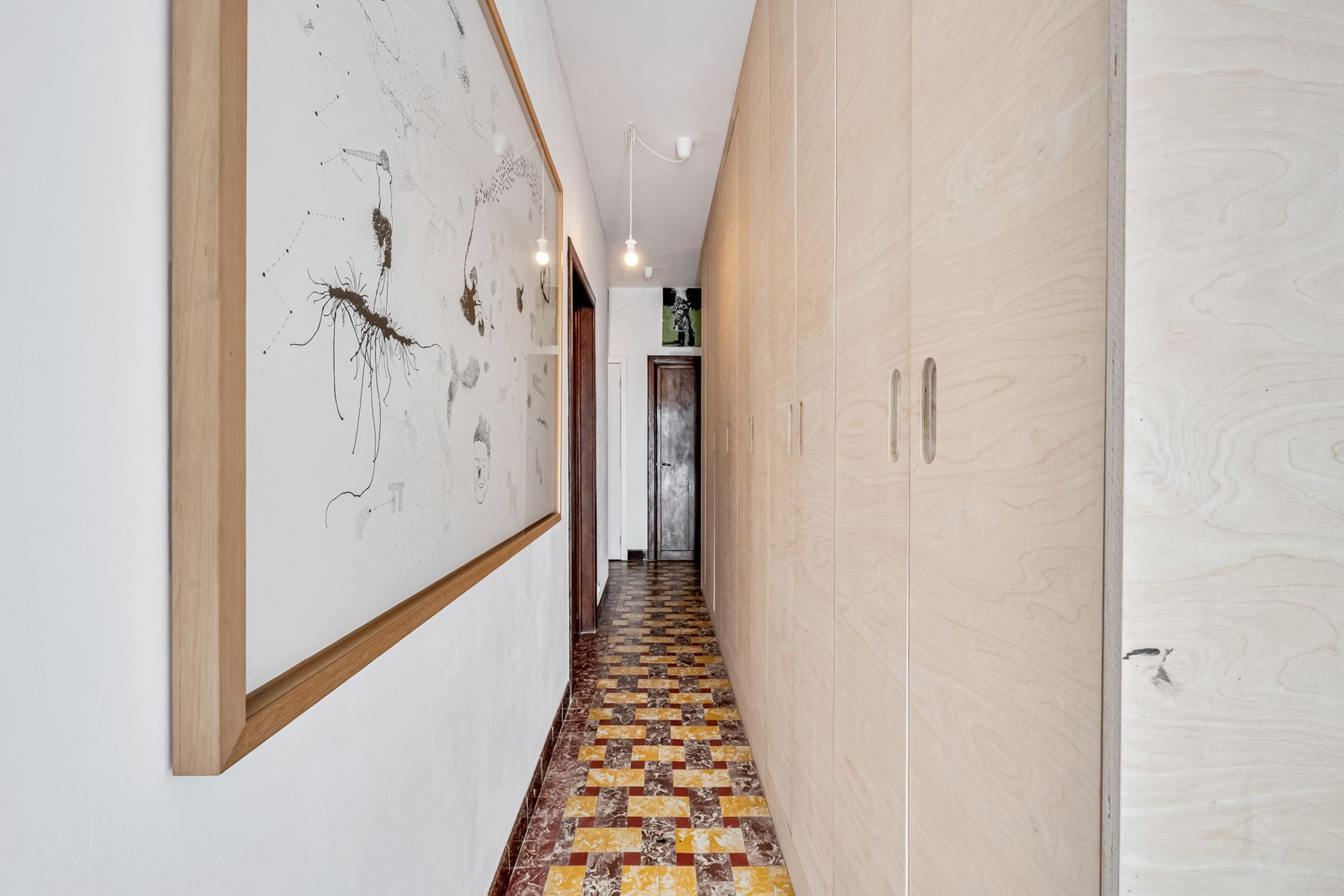 Architecturaal verbouwde hoeve met binnenkoer foto 2