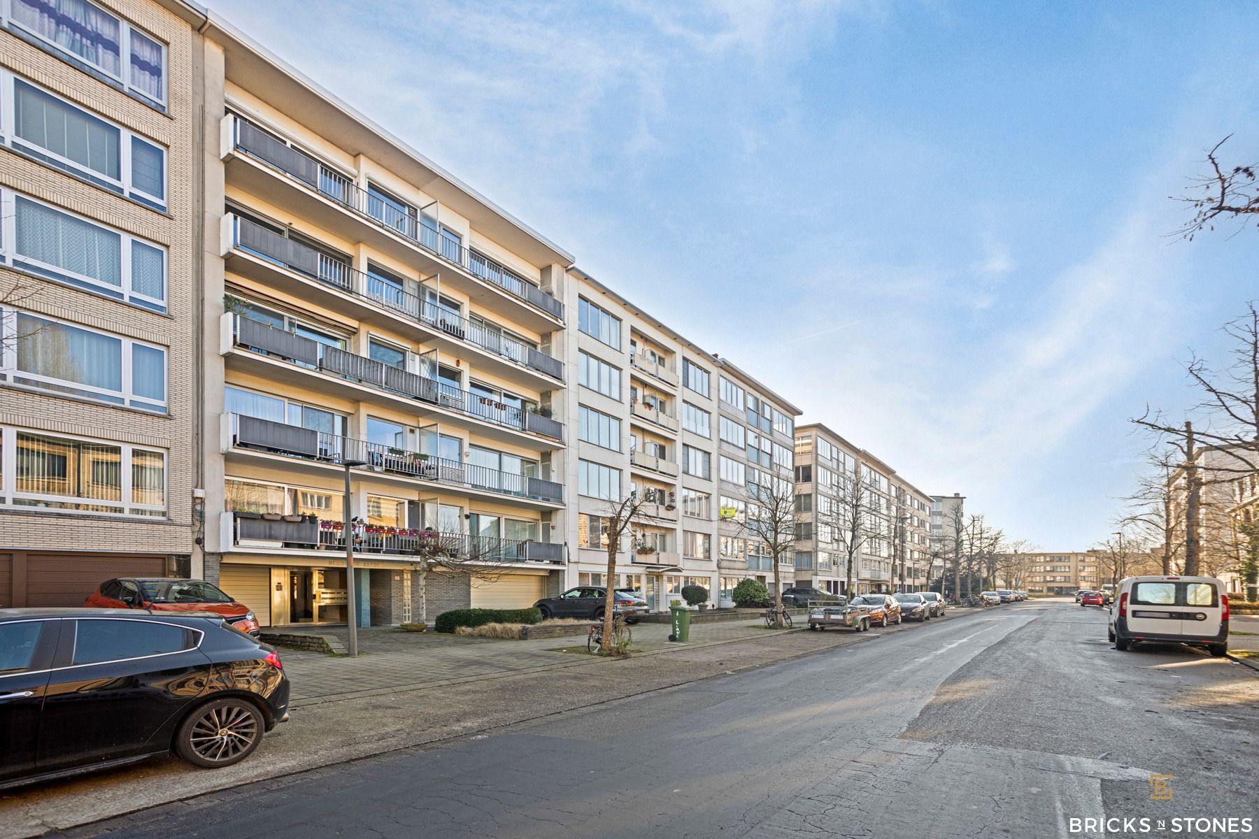 Ruim 2 slaapkamer appartement met terras foto 14