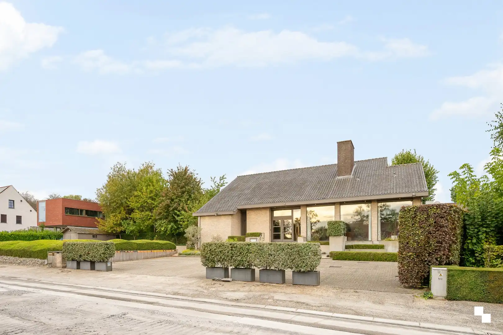 Een eigendom vol mogelijkheden: van veelzijdig pand tot prachtige villa te Izegem foto 27