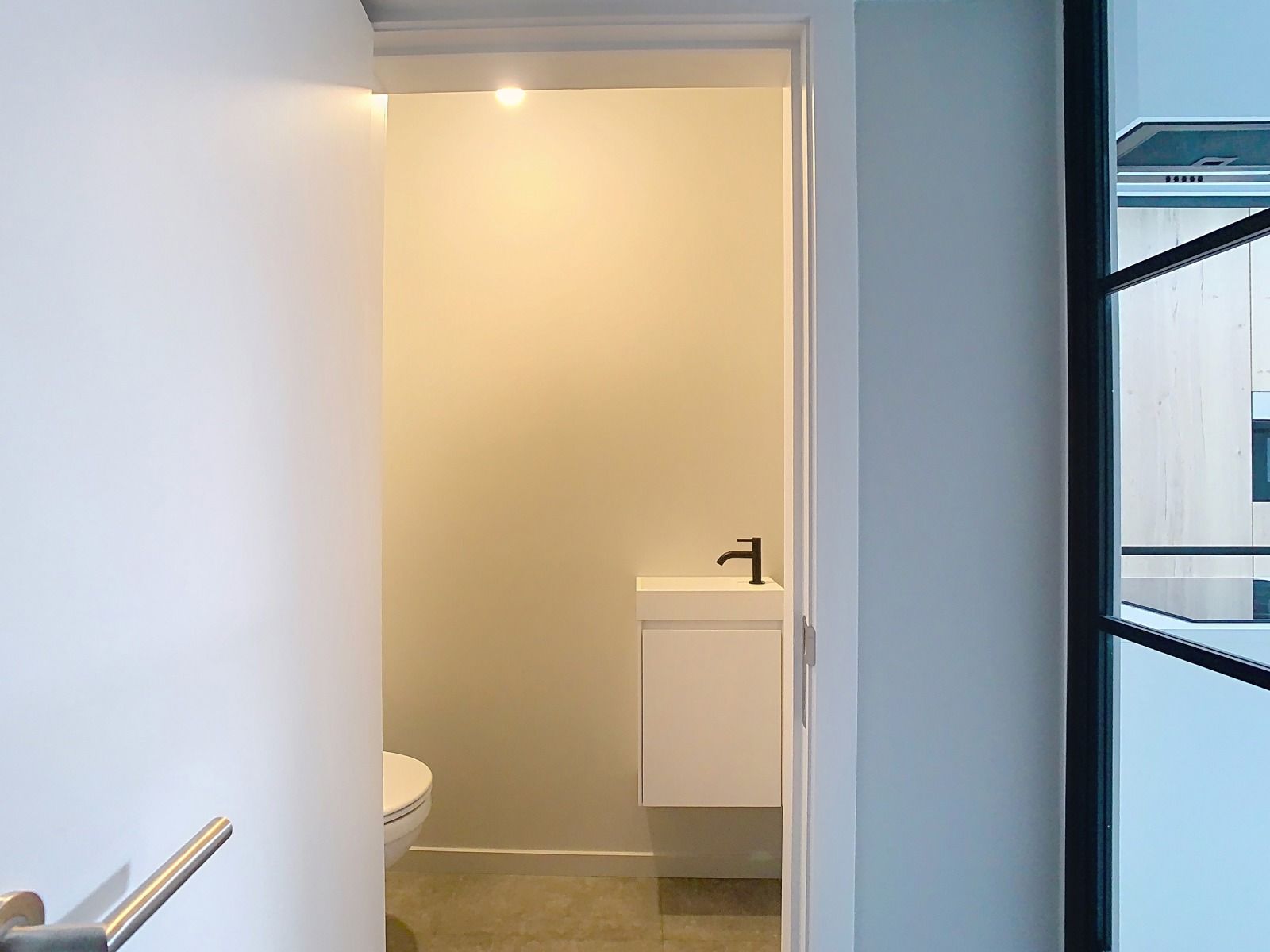 Instapklare woning met authentieke charme in hartje Aalst! foto 9