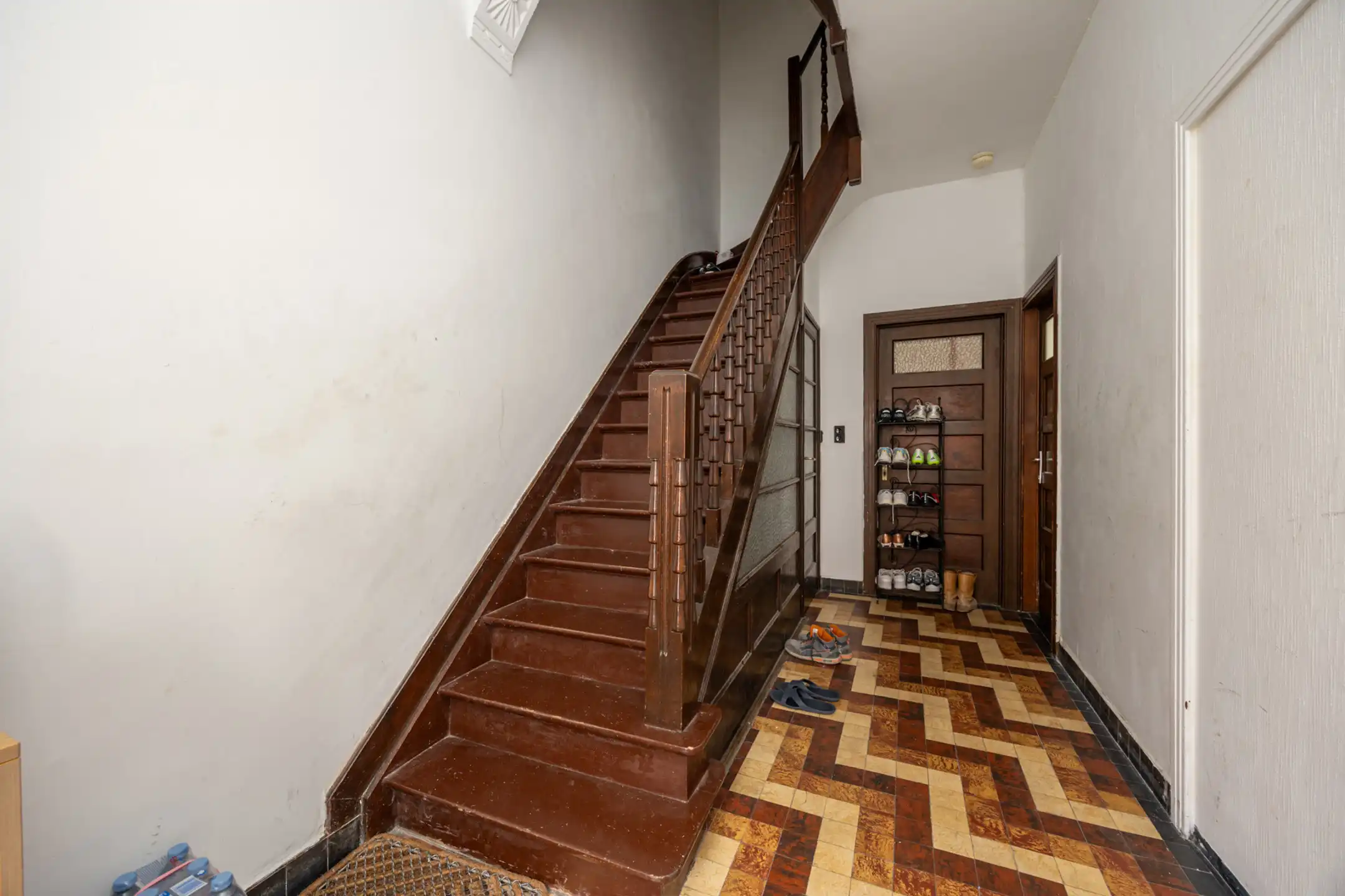 Opbrengsteigendom met 2 appartementen foto 3