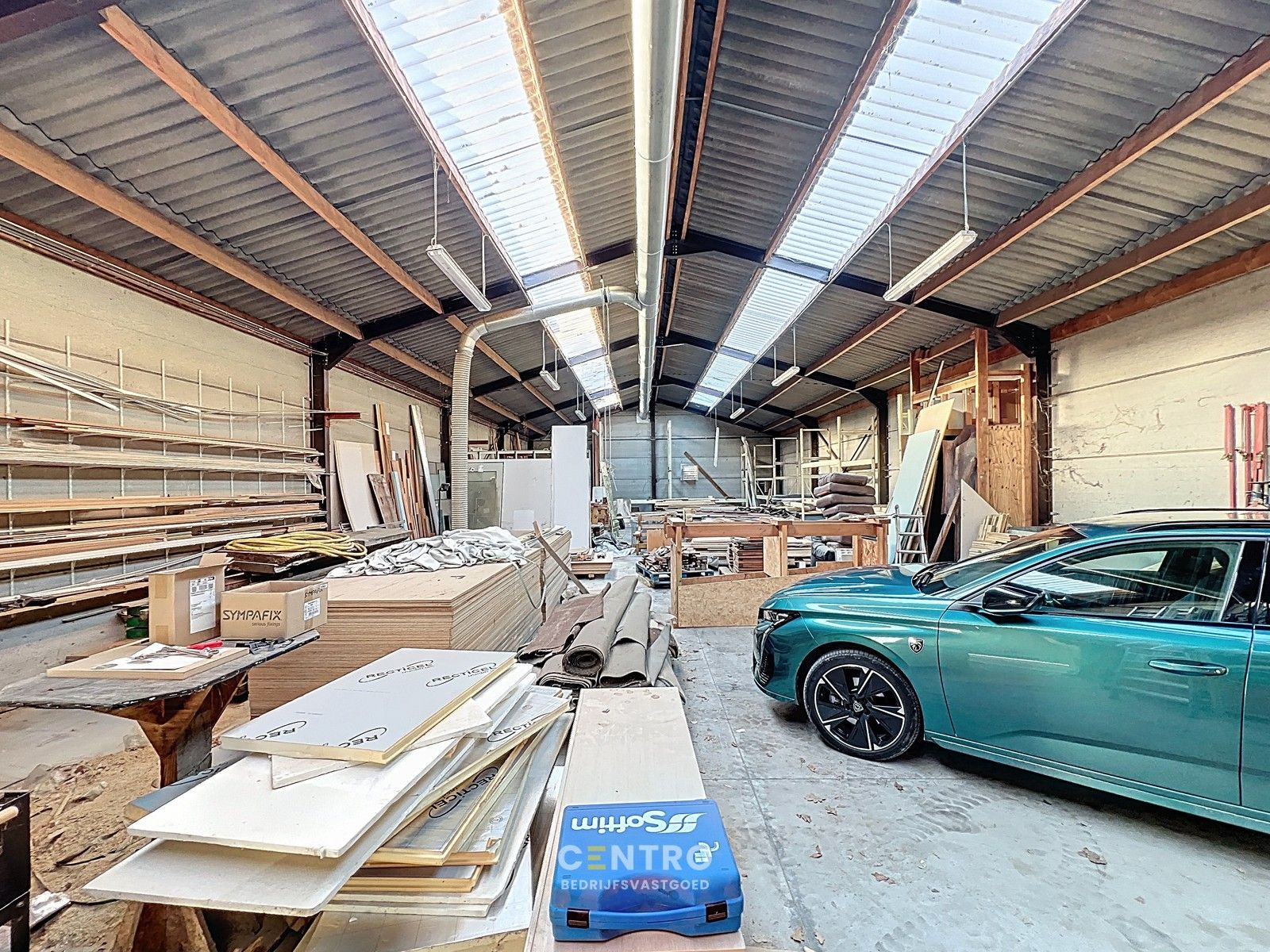 Zeldzame opportuniteit: LOODS/ATELIER 516 m² + ruime ALLEENSTAANDE woning 250 m² op rustig bedrijventerrein vlakbij Roeselare (EPC: A) ! foto 13