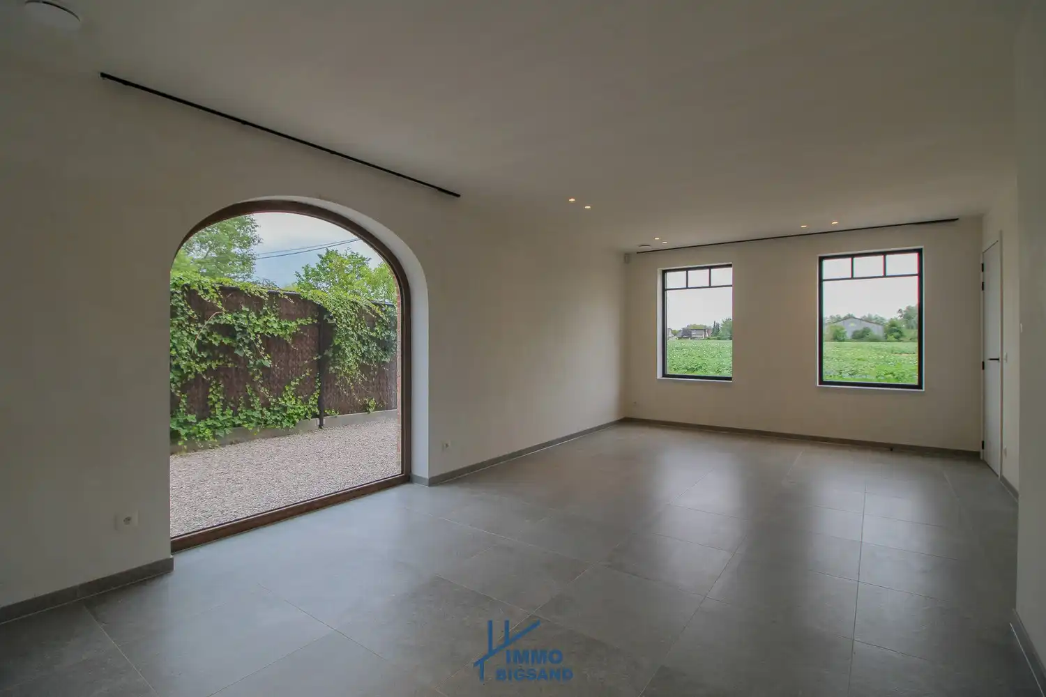 Nieuwbouwvilla te huur met ruime tuin, garage en 4 slaapkamers foto 5