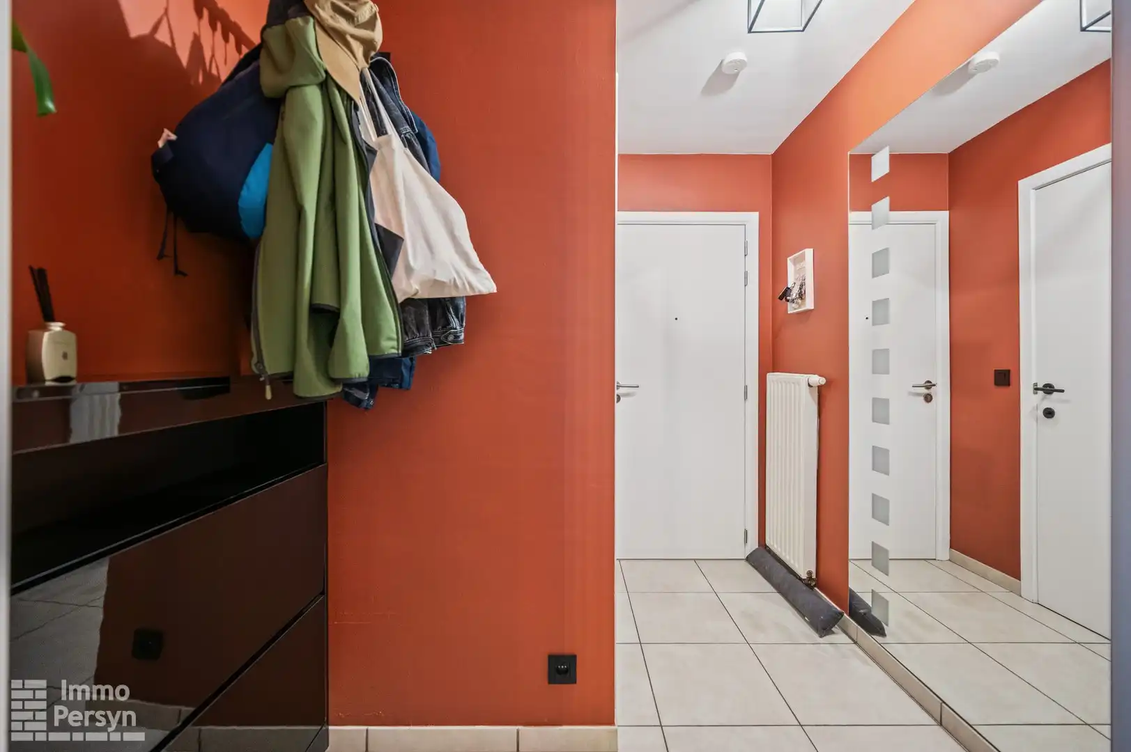 Instapklaar duplexappartement met 2 slpks en staanplaats te Diest foto 9