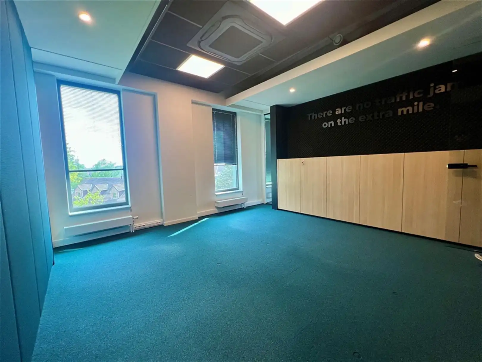 Instapklare kantoren in Zele met ruime parking foto 7