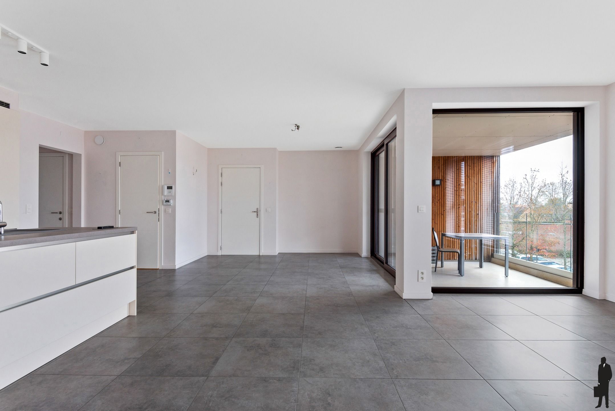 Modern appartement met 2 slaapkamers en overdekt terras foto {{pictureIndex}}