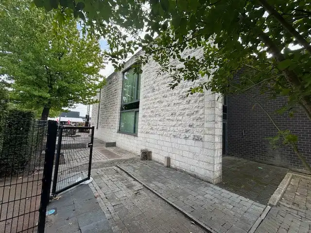 MULTI FUNCTIONEEL BEDRIJFSPAND MET KANTOREN EN APPARTEMENT foto 7